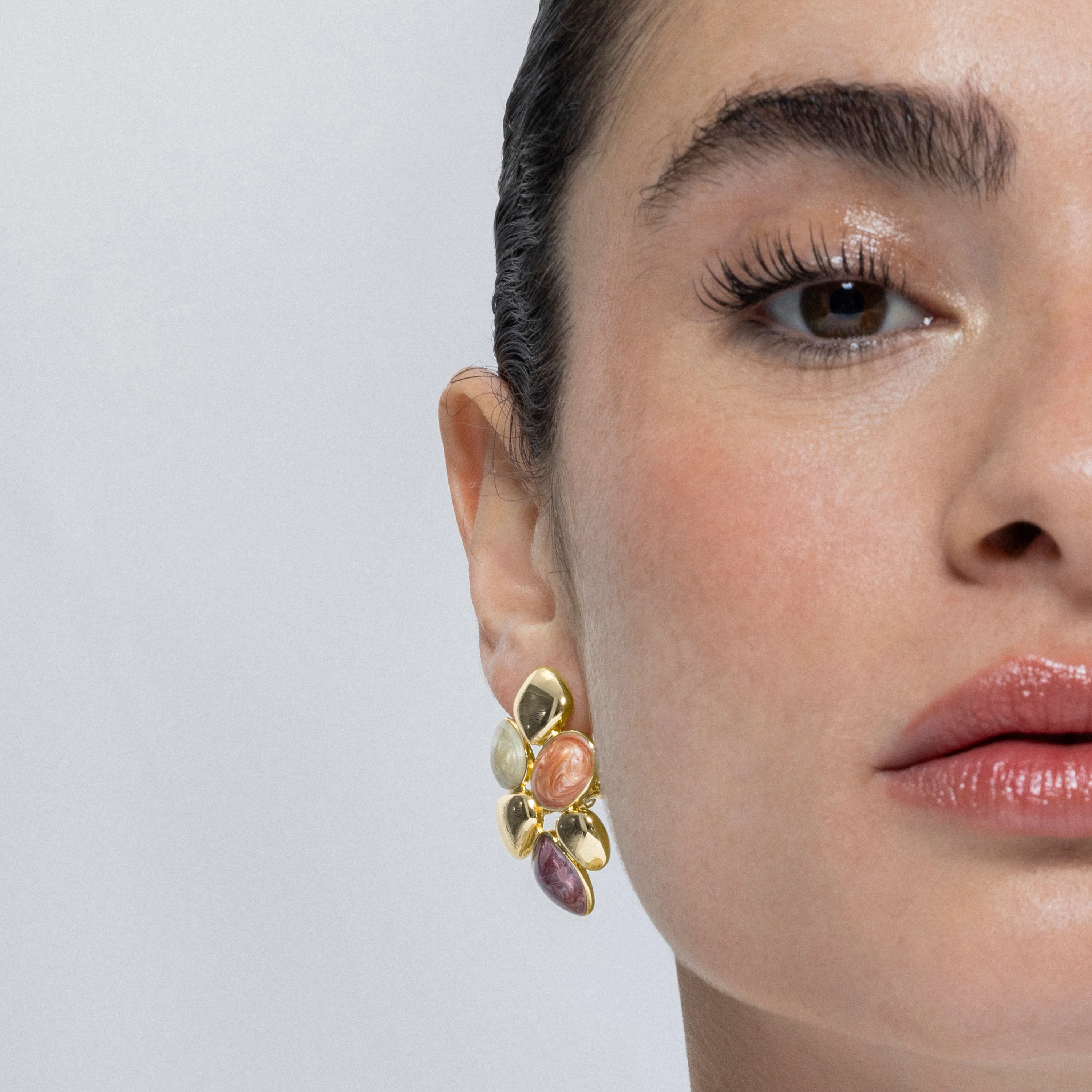 Pendientes de Resina Naranja acabados en oro amarillo 18K - Niro - Image 4
