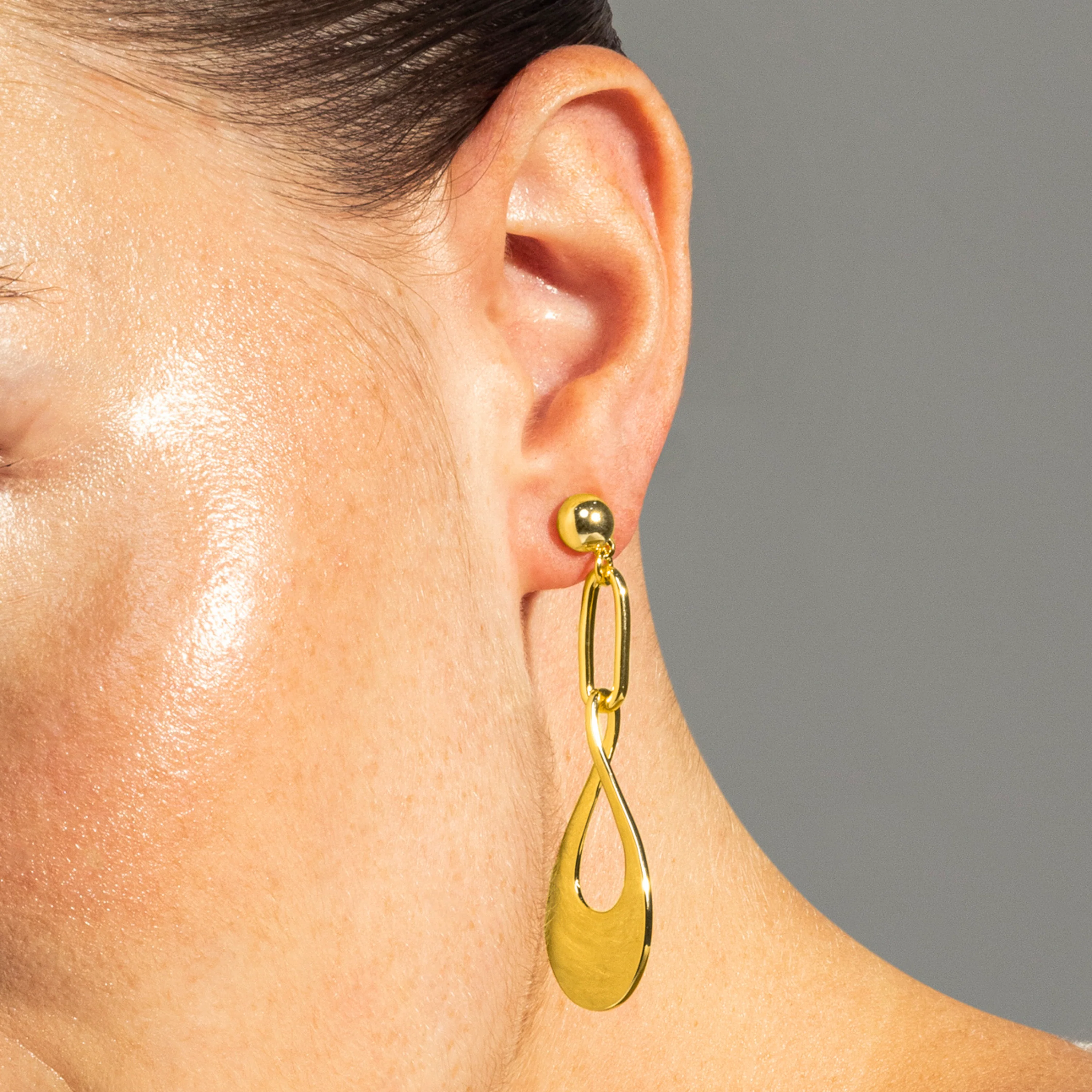 Pendientes acabados en oro amarillo 18K - Nkara - Image 3