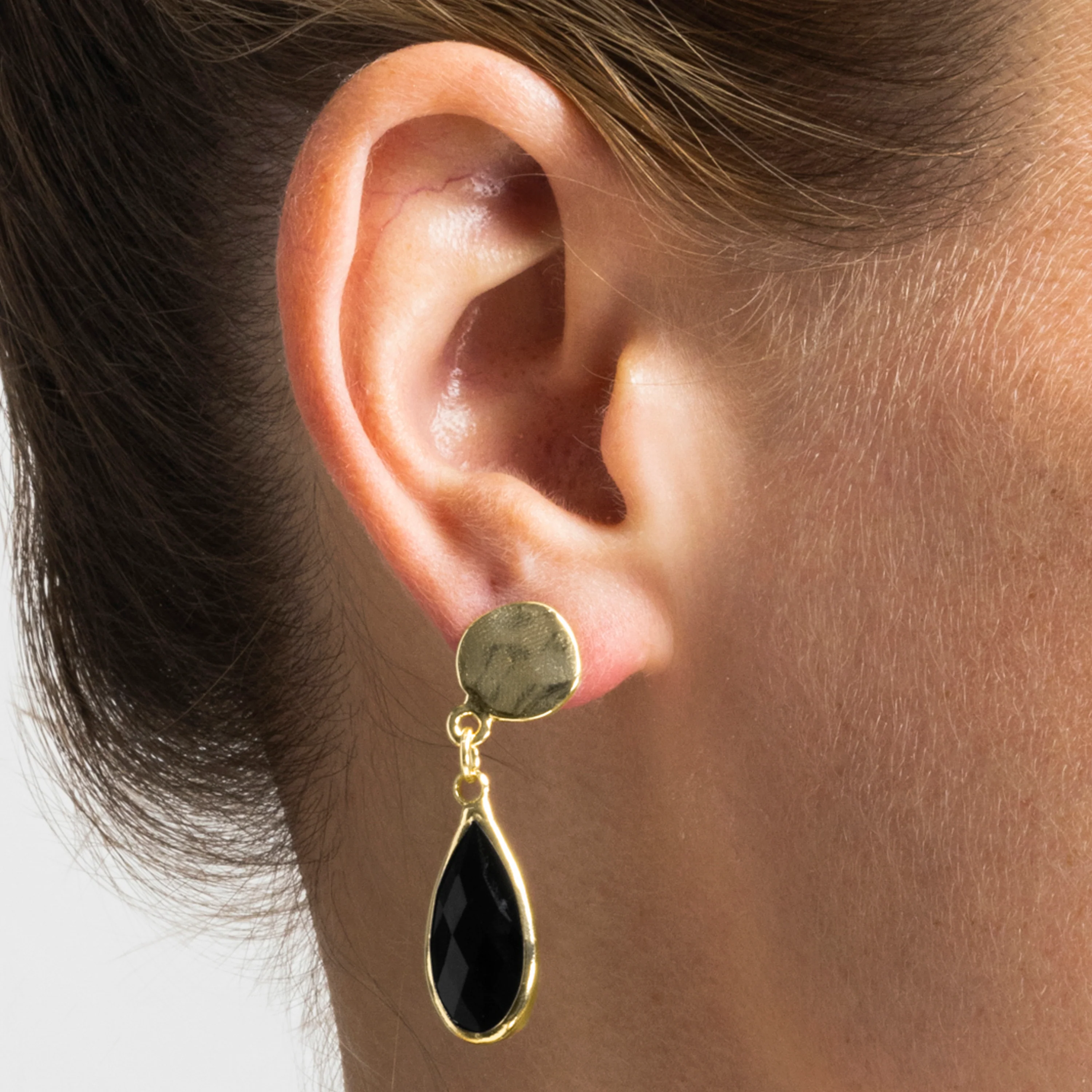 Pendientes con Resina Negra acabado oro 18k - Nyste - Image 3