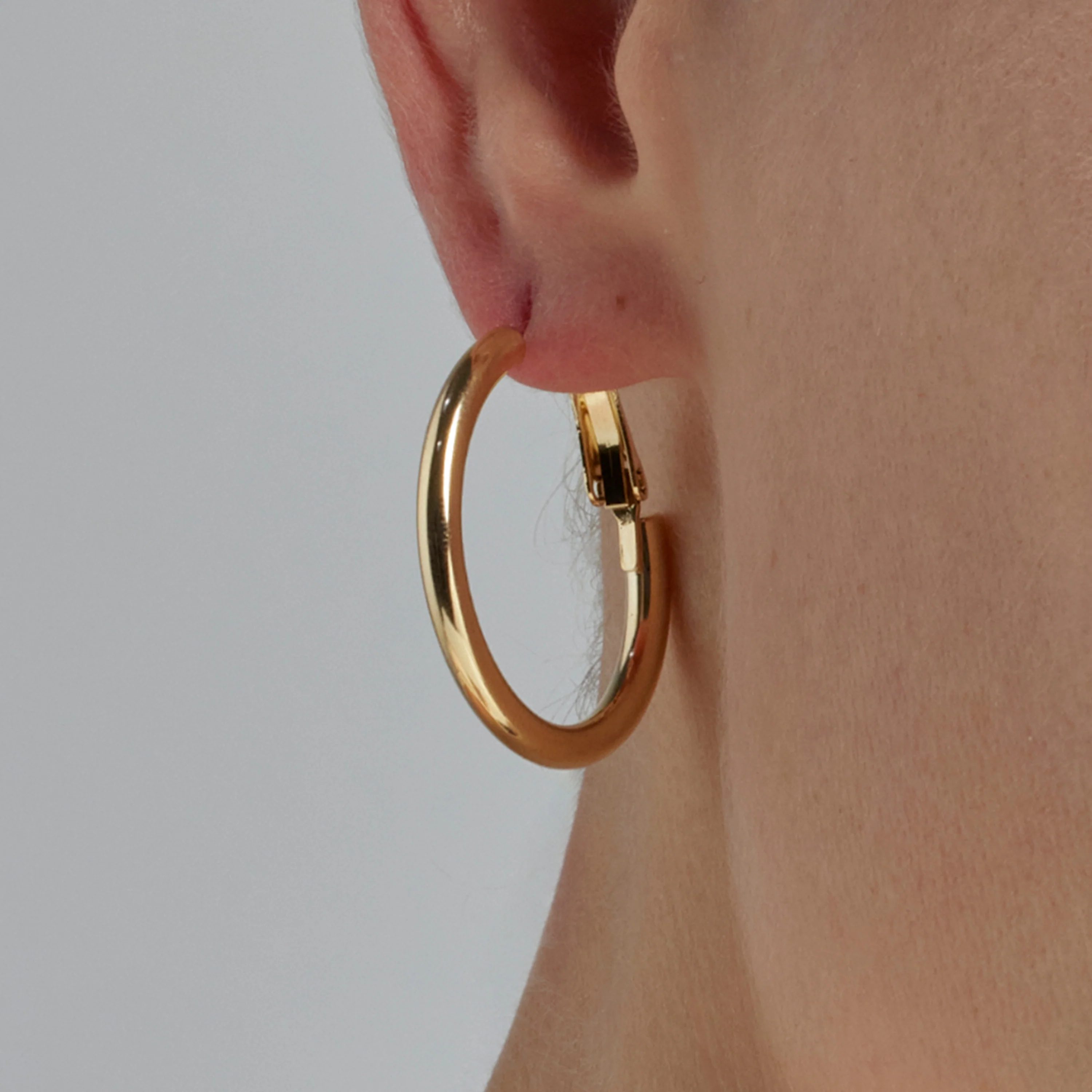 Pendientes de 30mm de diámetro acabado Oro Amarillo de 18k - Sadro - Image 4