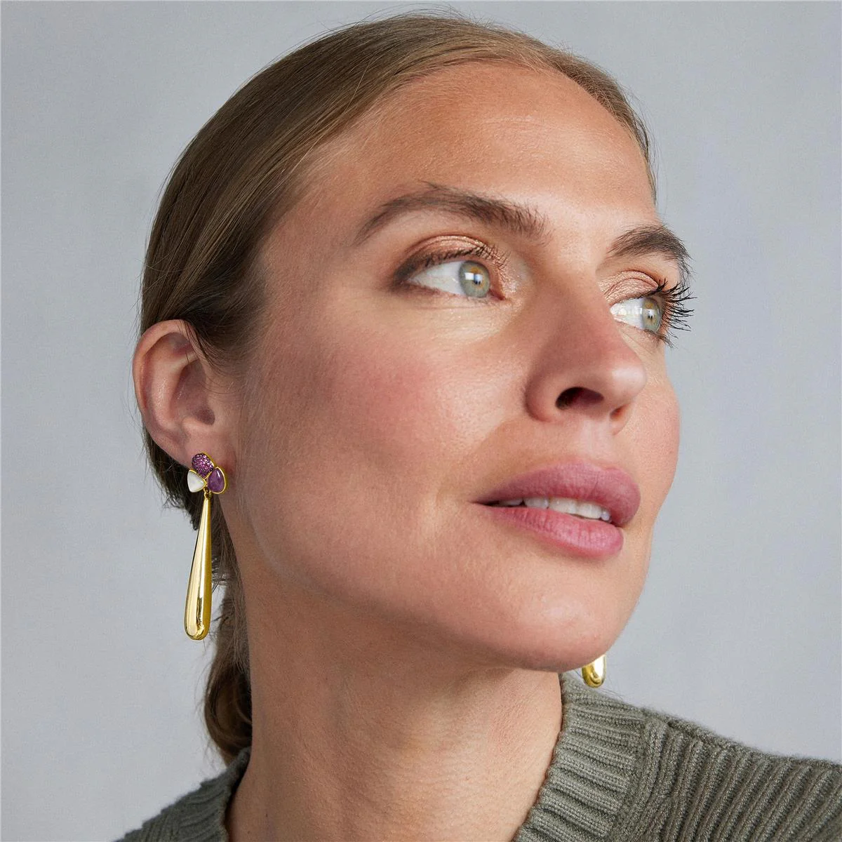 Pendientes Sarya acabado en oro amarillo - Sarya ROJO - Image 2