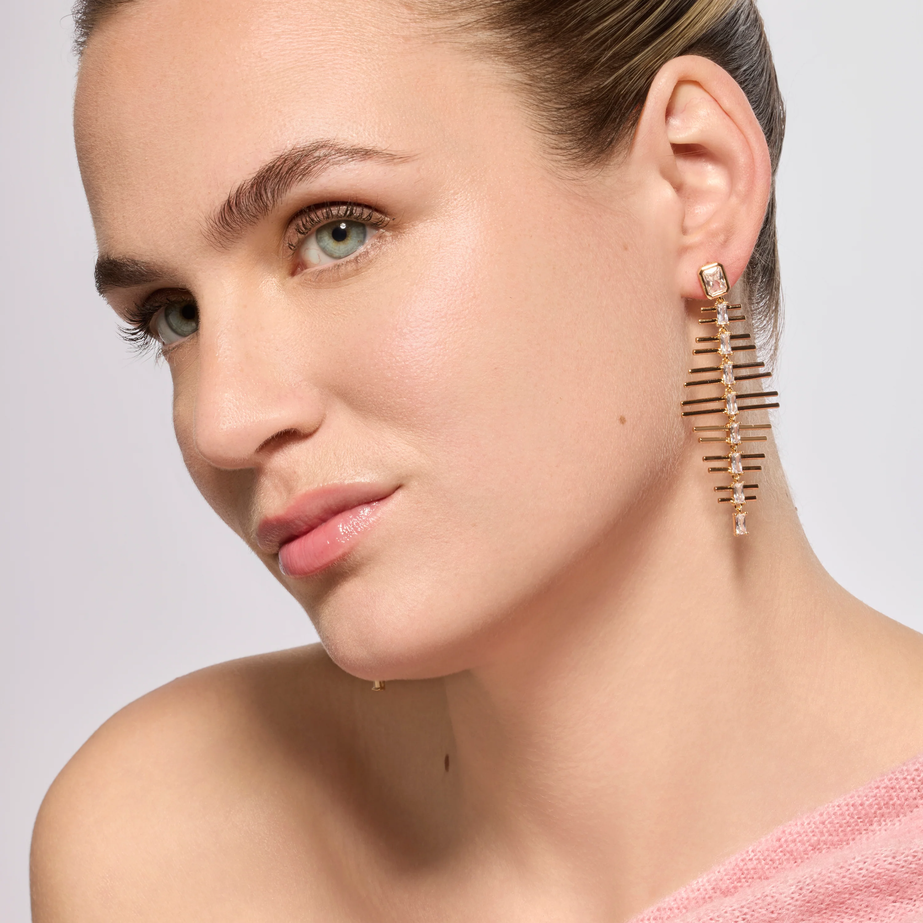 Pendientes acabado oro amarillo de 18k y Circonita Brillante - Sabrin - Image 2