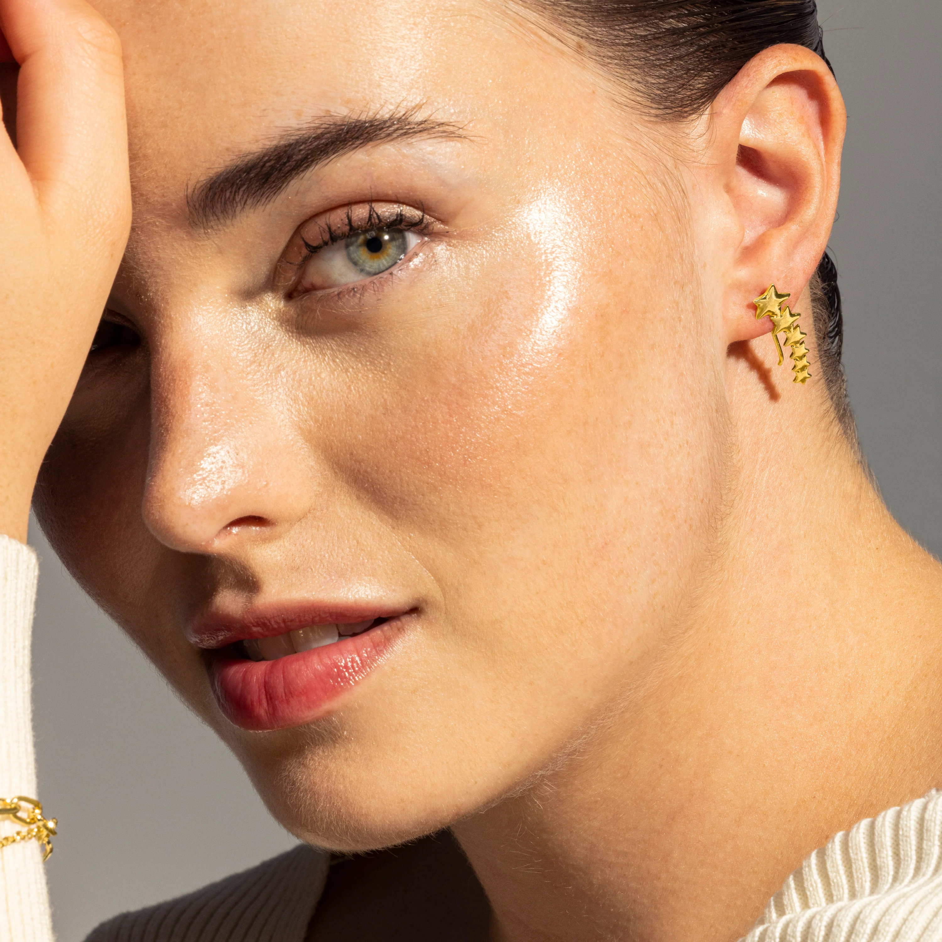 Pendientes acabados en oro amarillo de 18K - Gatra - Image 4