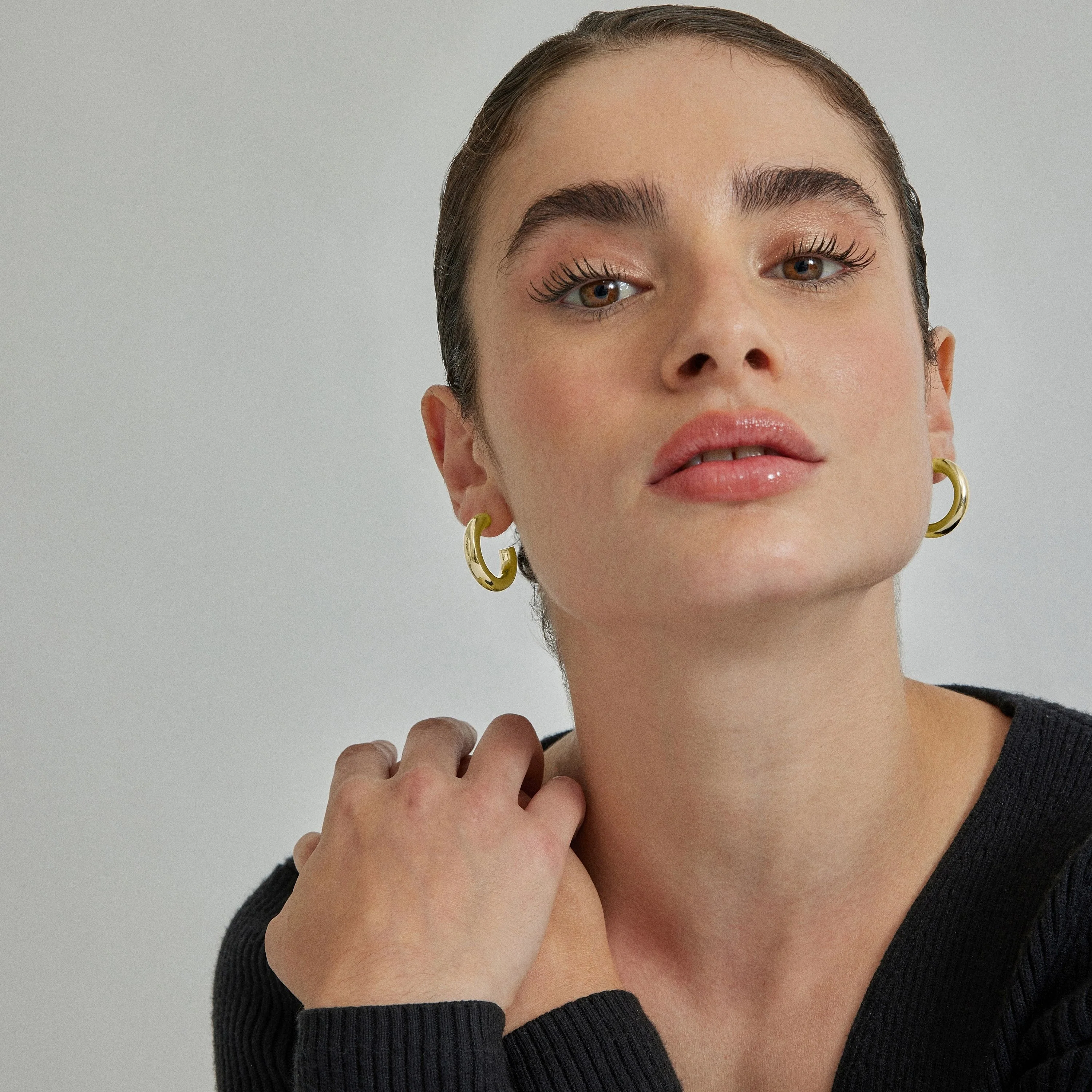 Pendientes de 13mm de diámetro acabado Oro Amarillo de 18K - Shiwa - Image 2