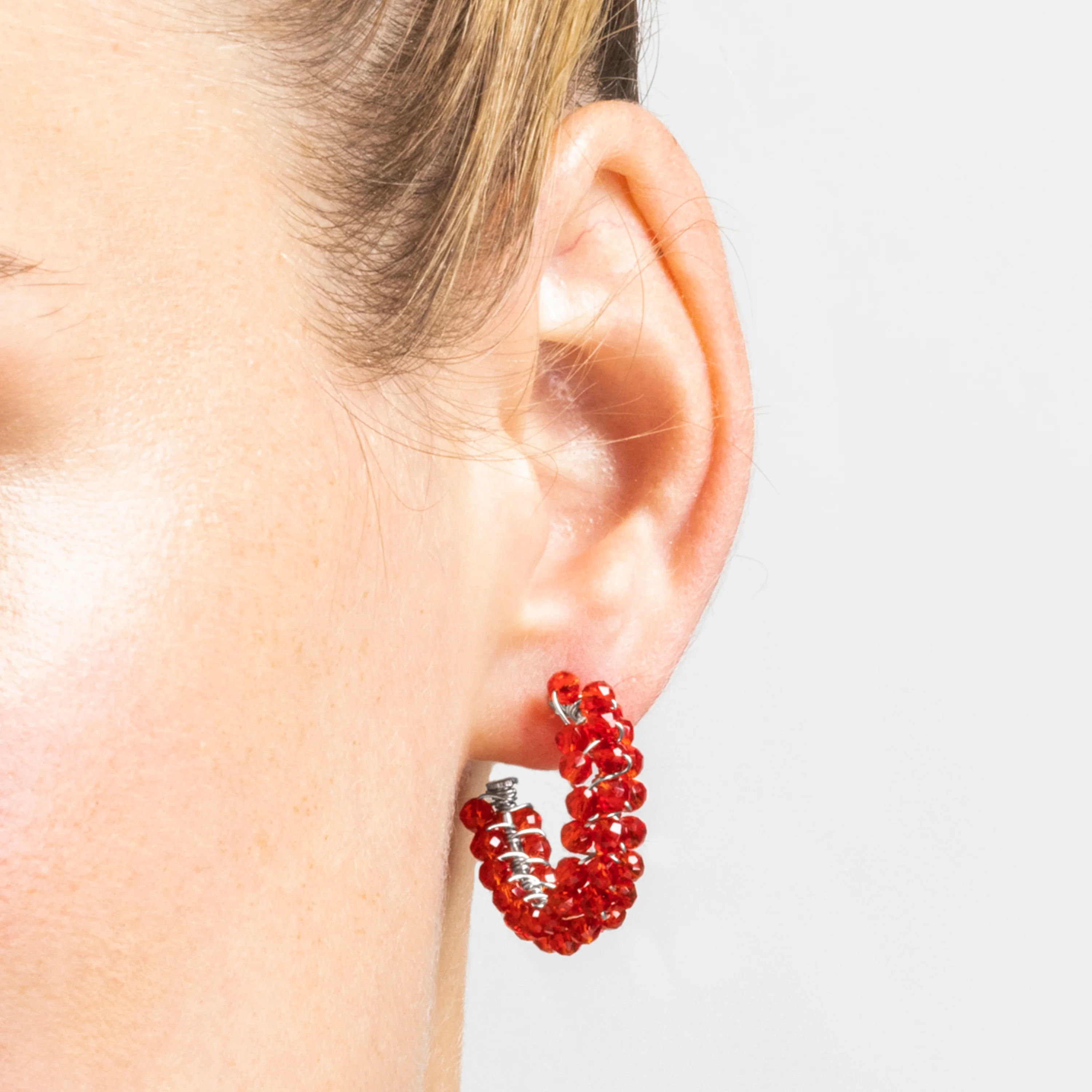 Pendientes De Plata De Ley 925 con Cristal Rojo acabado oro 18k - Siran - Image 4
