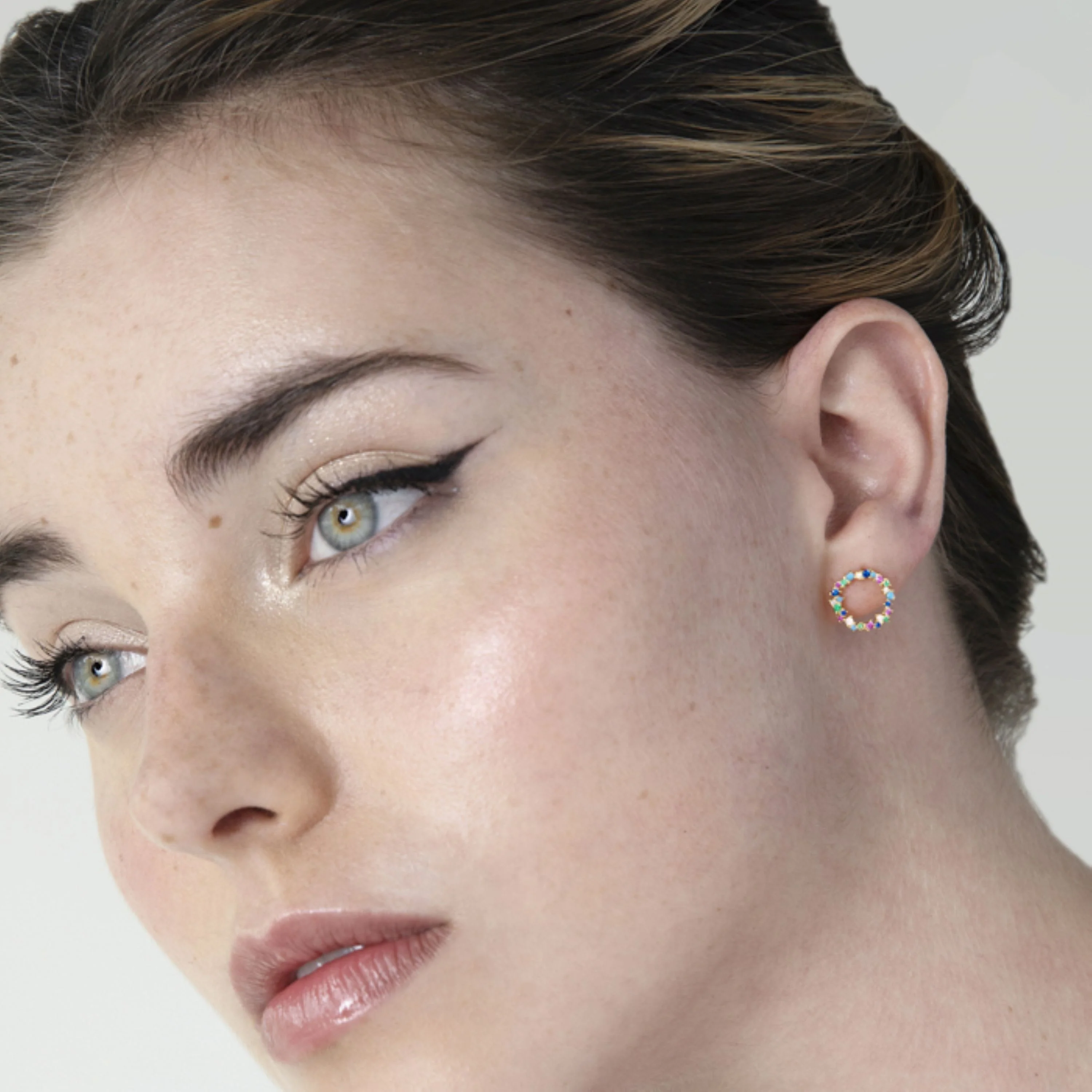 Pendientes de Plata de Ley 925 con Circonita Multicolor acabados en oro amarillo 18K - Thilak - Image 4