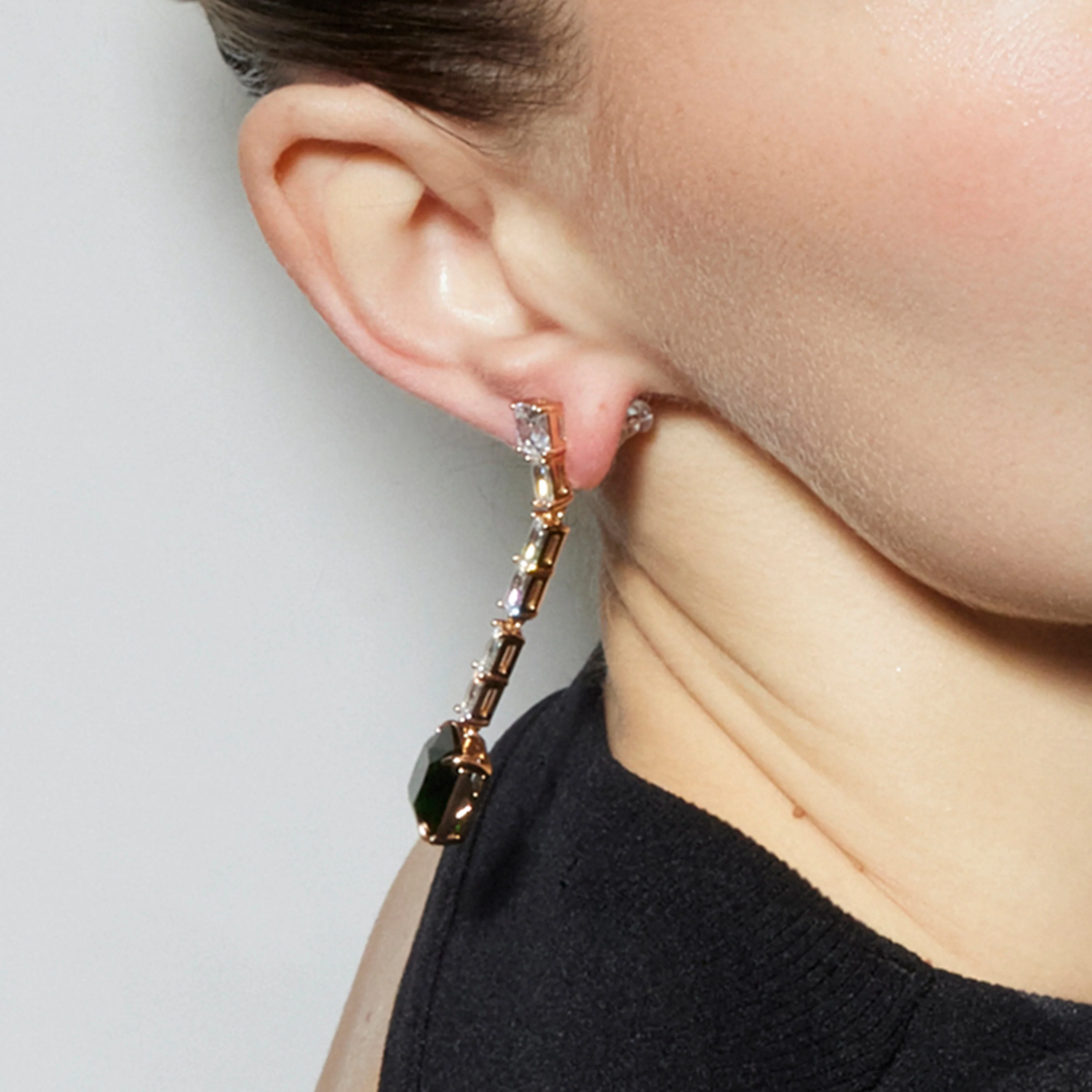 Pendientes con Circonita Esmeralda acabado oro 18k - Waraim - Image 3
