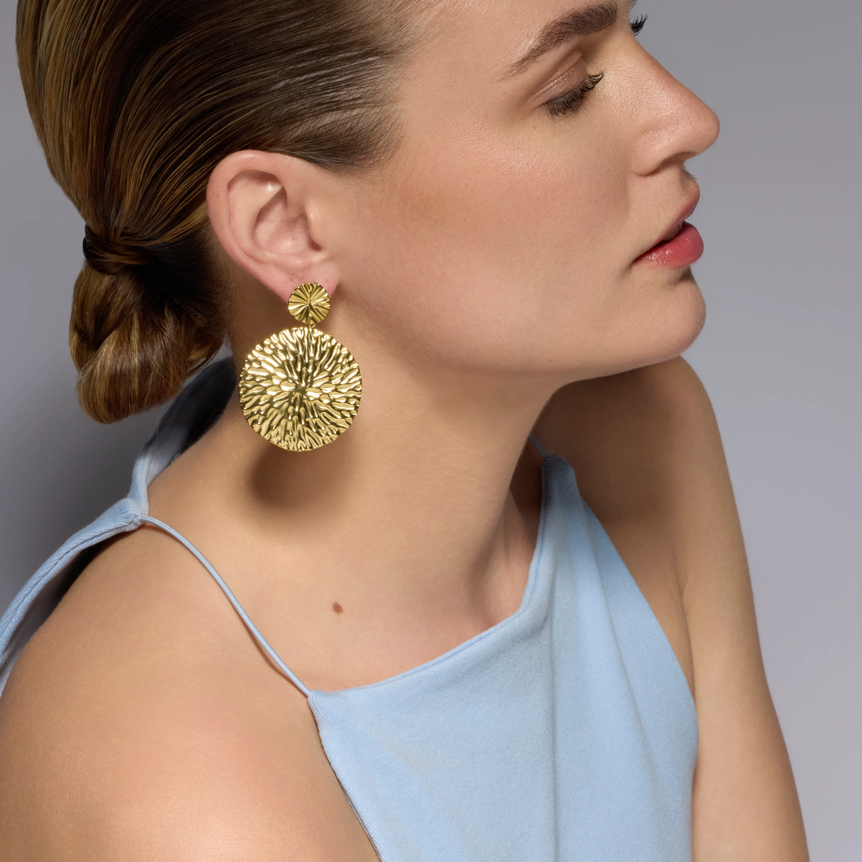Pendientes acabado oro amarillo de 18k - Wiseya - Image 2