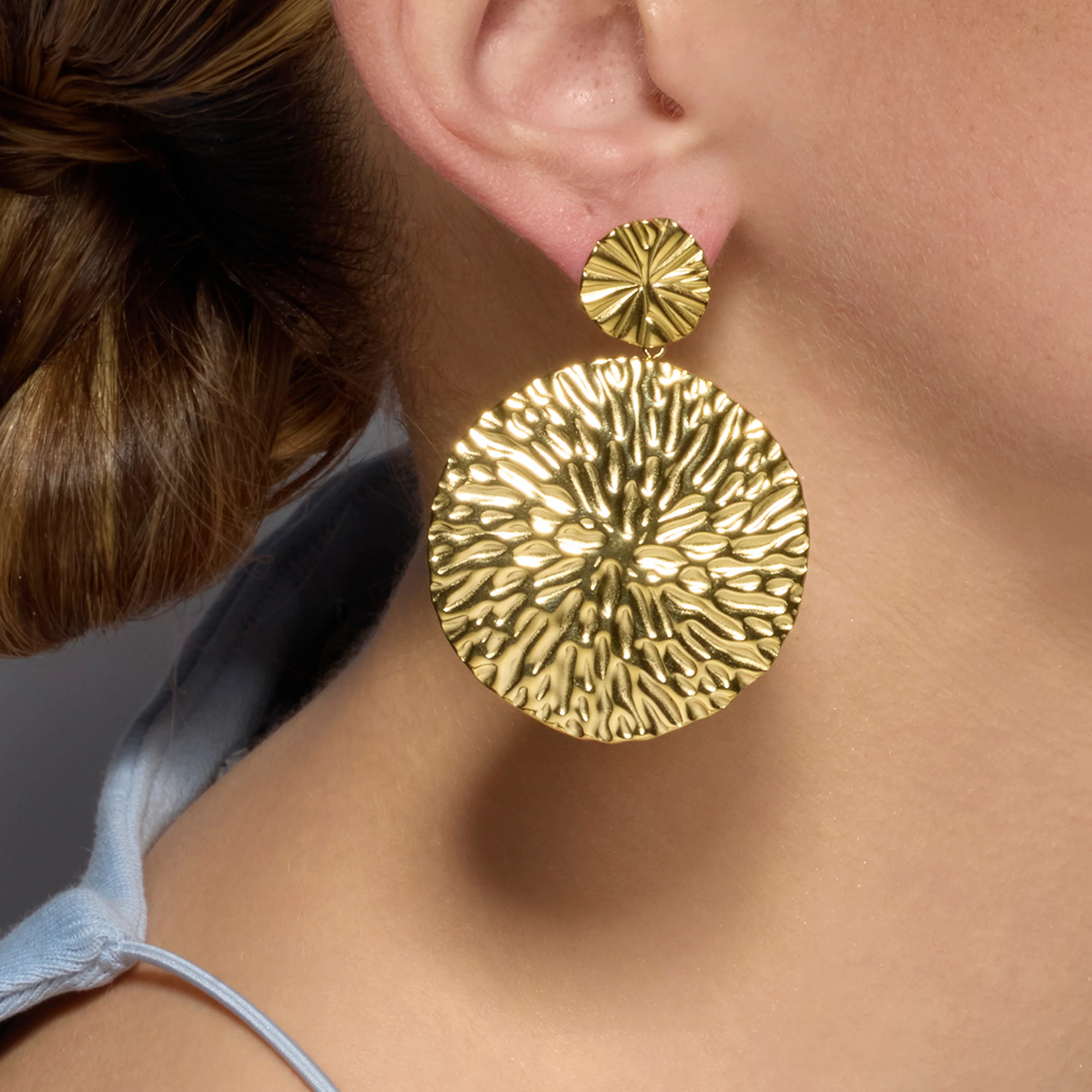 Pendientes acabado oro amarillo de 18k - Wiseya - Image 3