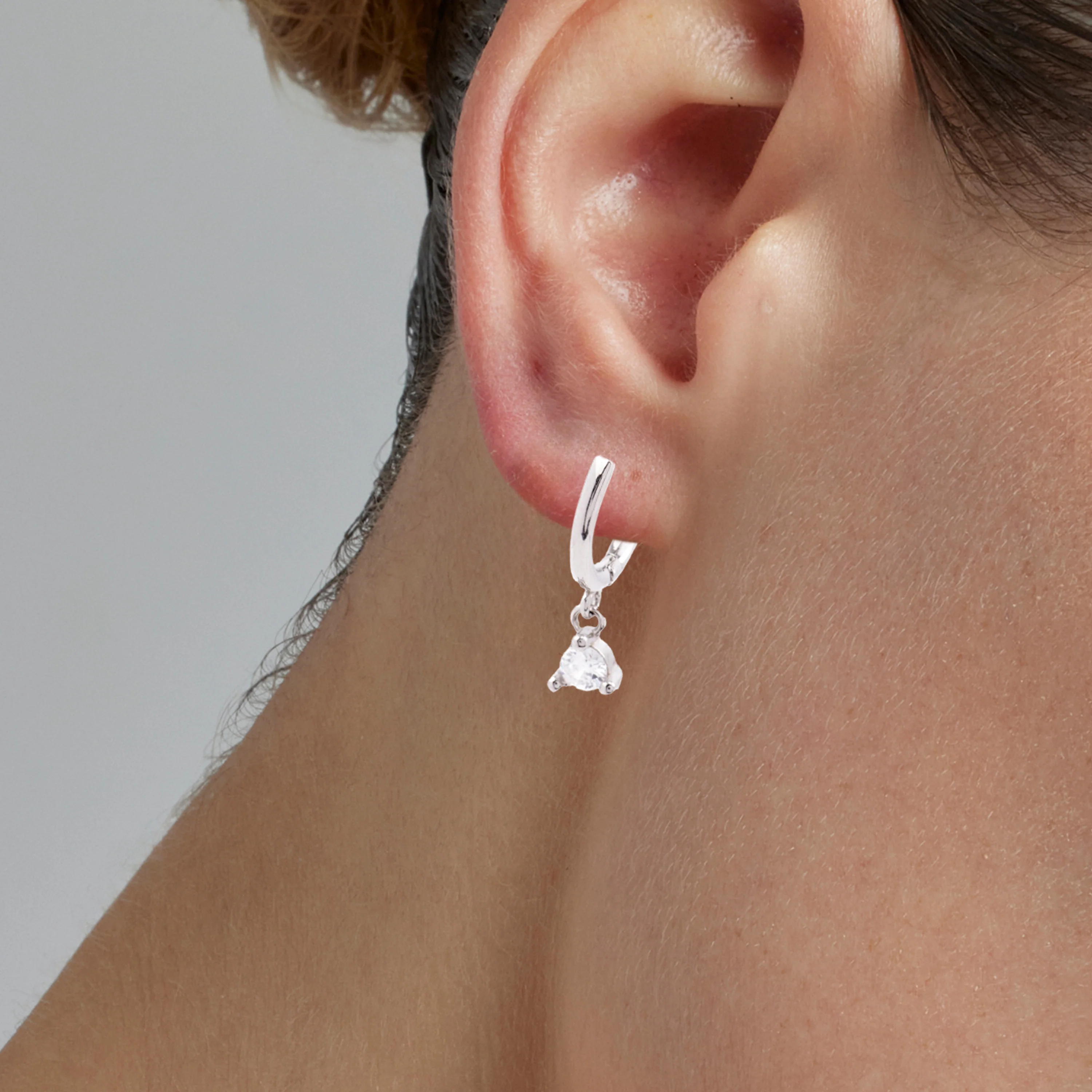 Pendientes de Plata de Ley 925 con Circonita Brillante acabados en rodio - Xomi - Image 4
