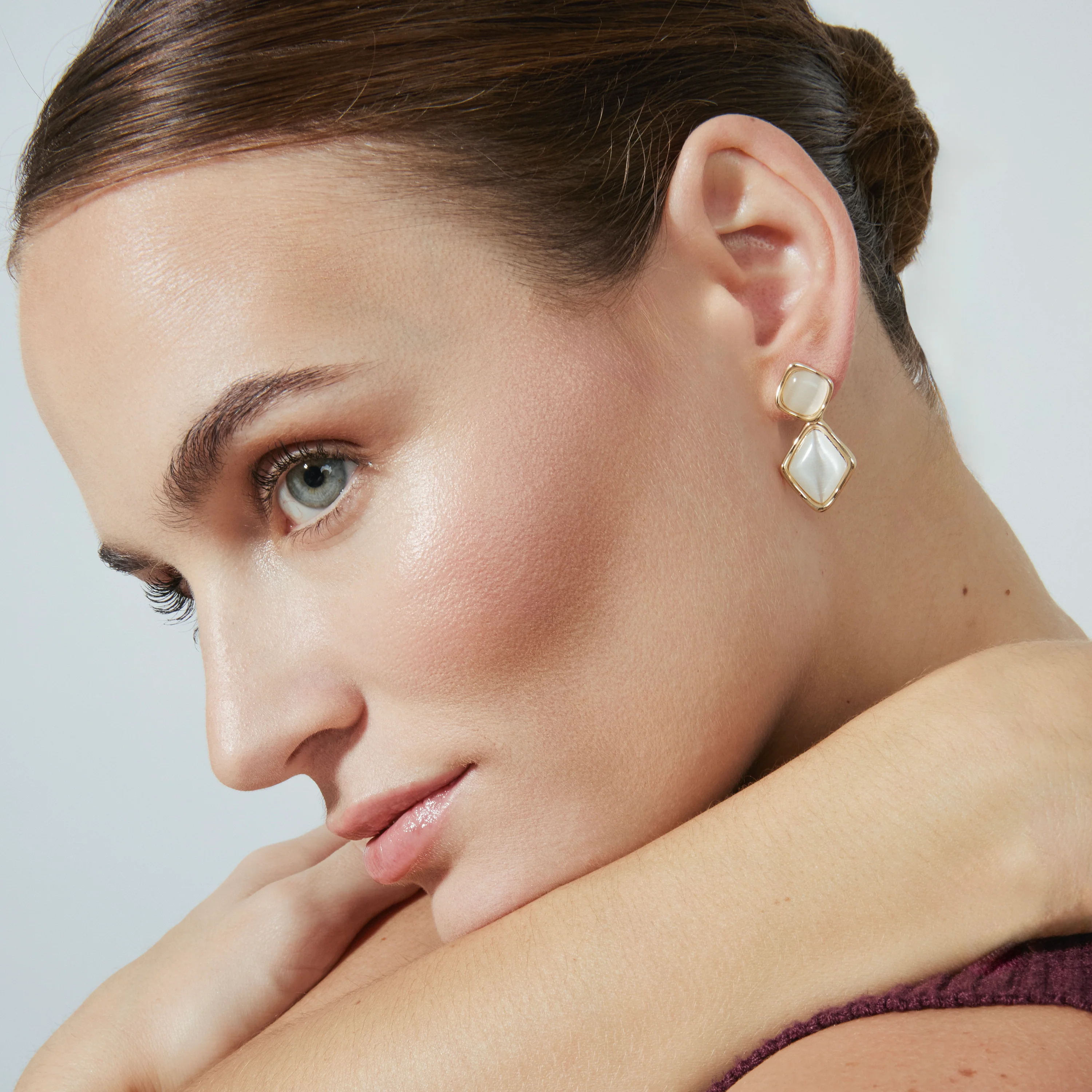 Pendientes de Madreperla Blanca acabados en oro amarillo 18K - Zahere - Image 4