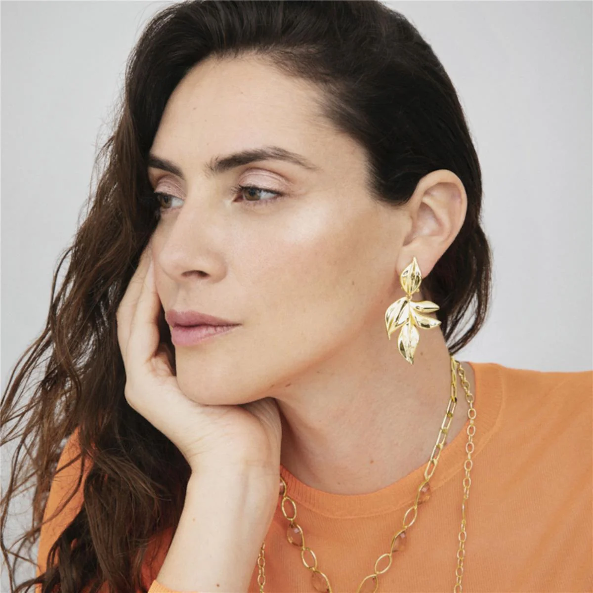 Pendientes Zelka acabado en Oro Amarillo de 18 Kts - Zelka AMARILLO - Image 2