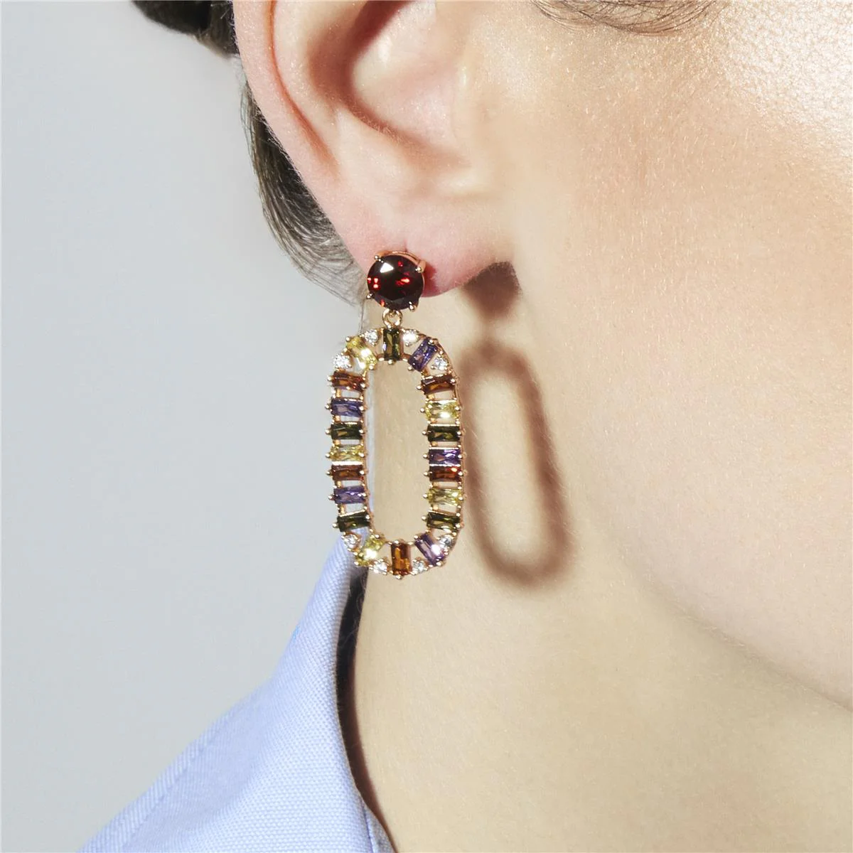 Pendientes de Circonita Multicolor acabado en oro amarillo de 18k - Ziadru - Image 6