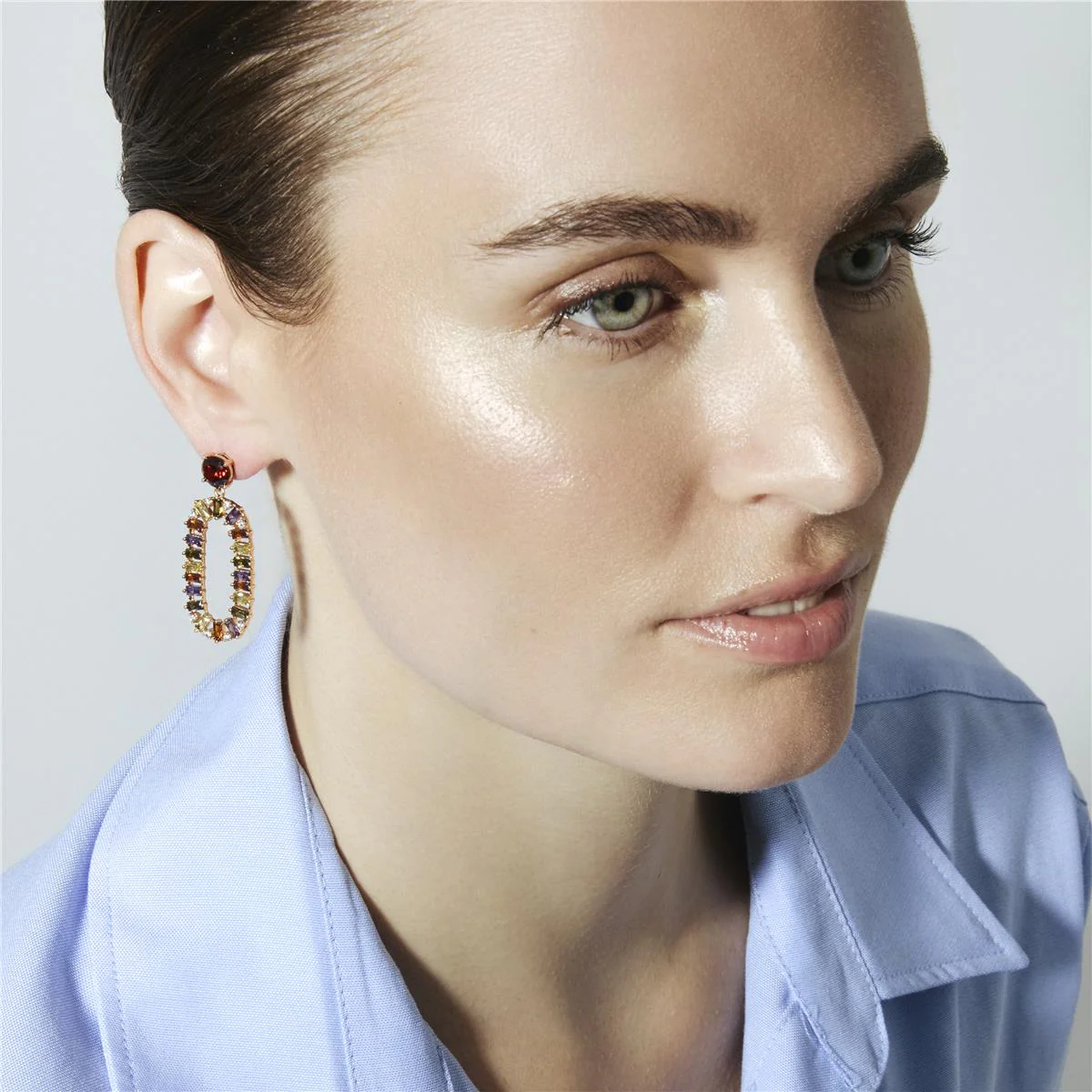 Pendientes de Circonita Multicolor acabado en oro amarillo de 18k - Ziadru - Image 7