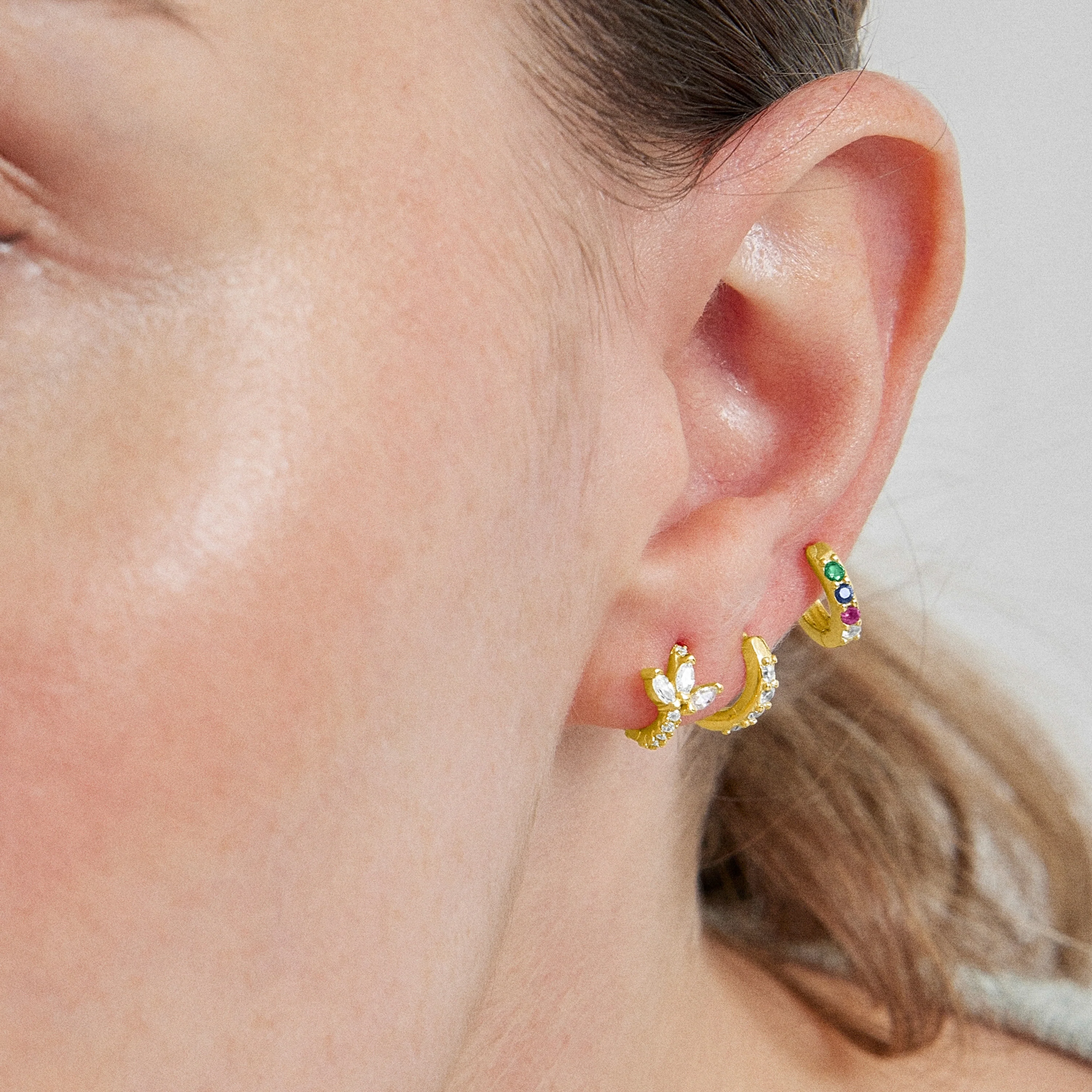 Piercing de Plata de Ley 925 con Circonita Brillante acabado en oro amarillo 18K - Ansung - Image 4