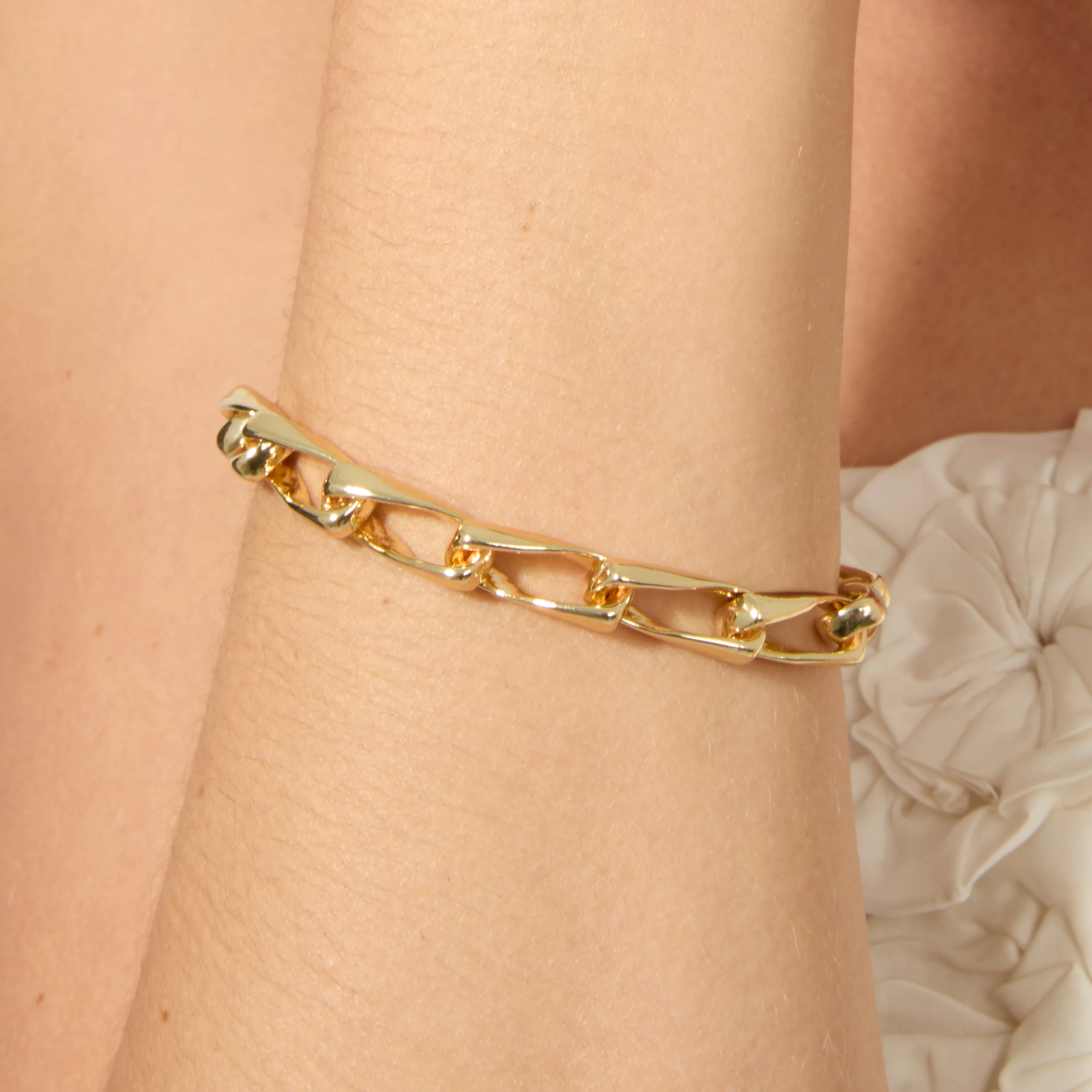 Pulsera acabado en oro amarillo de 18k - Rikar - Image 6