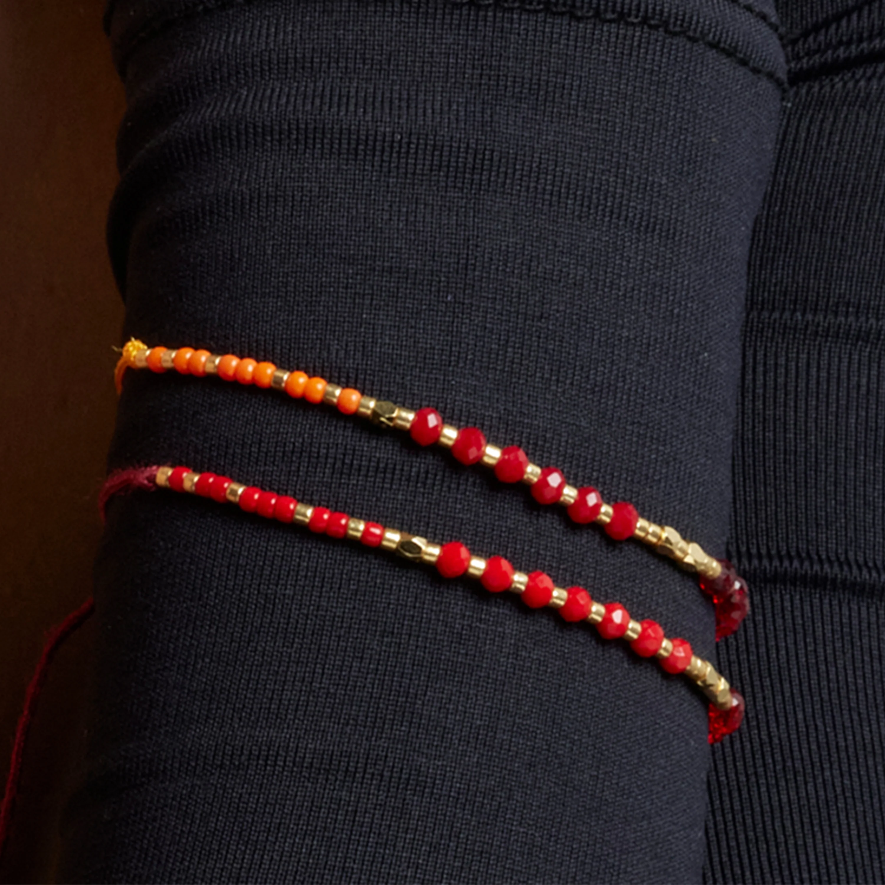 Pulsera con Cristal Rojo acabado oro 18k - Anlako - Image 3