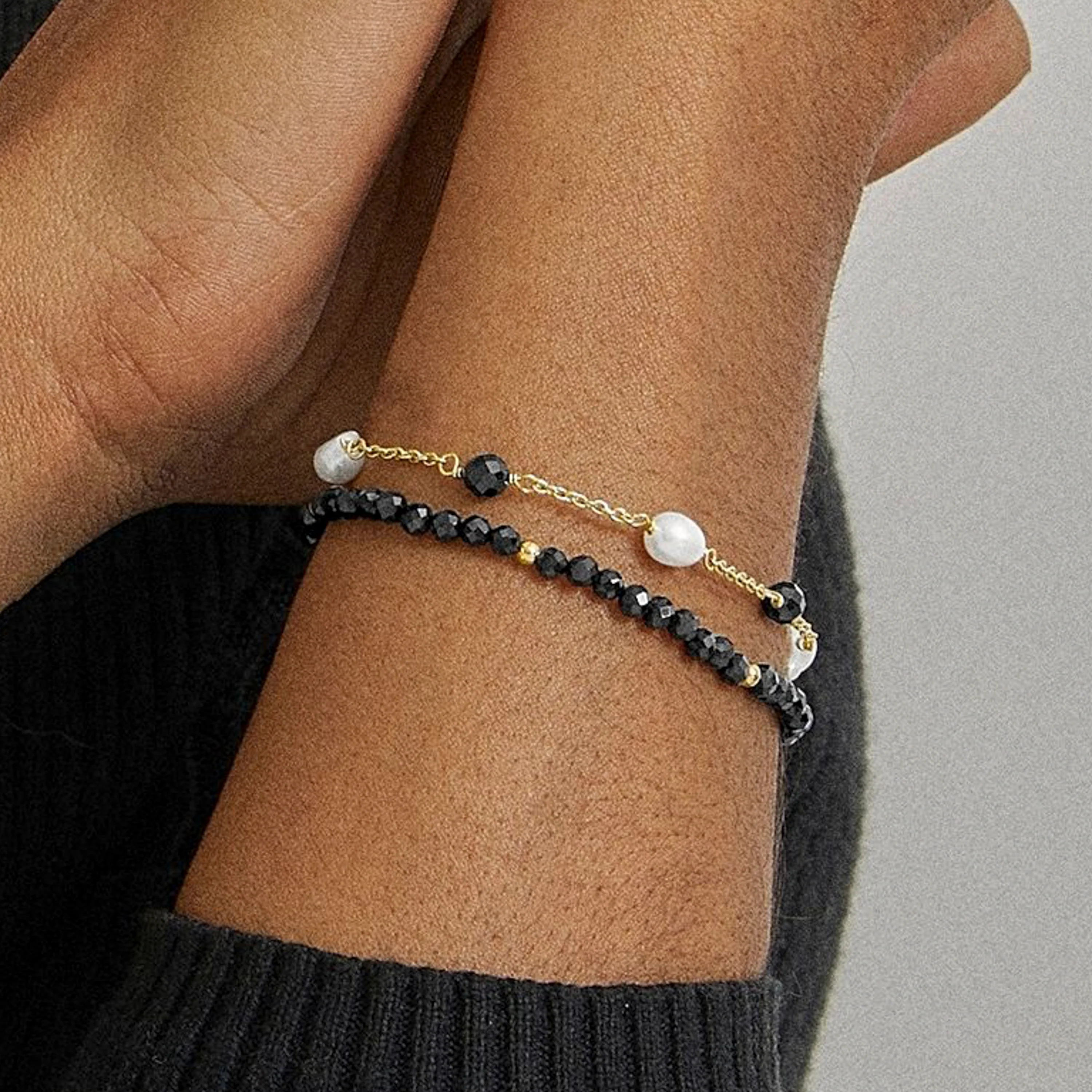 Pulsera de Cuarzo Hidrotermal Onix acabada en oro amarillo 18K - Athat - Image 3