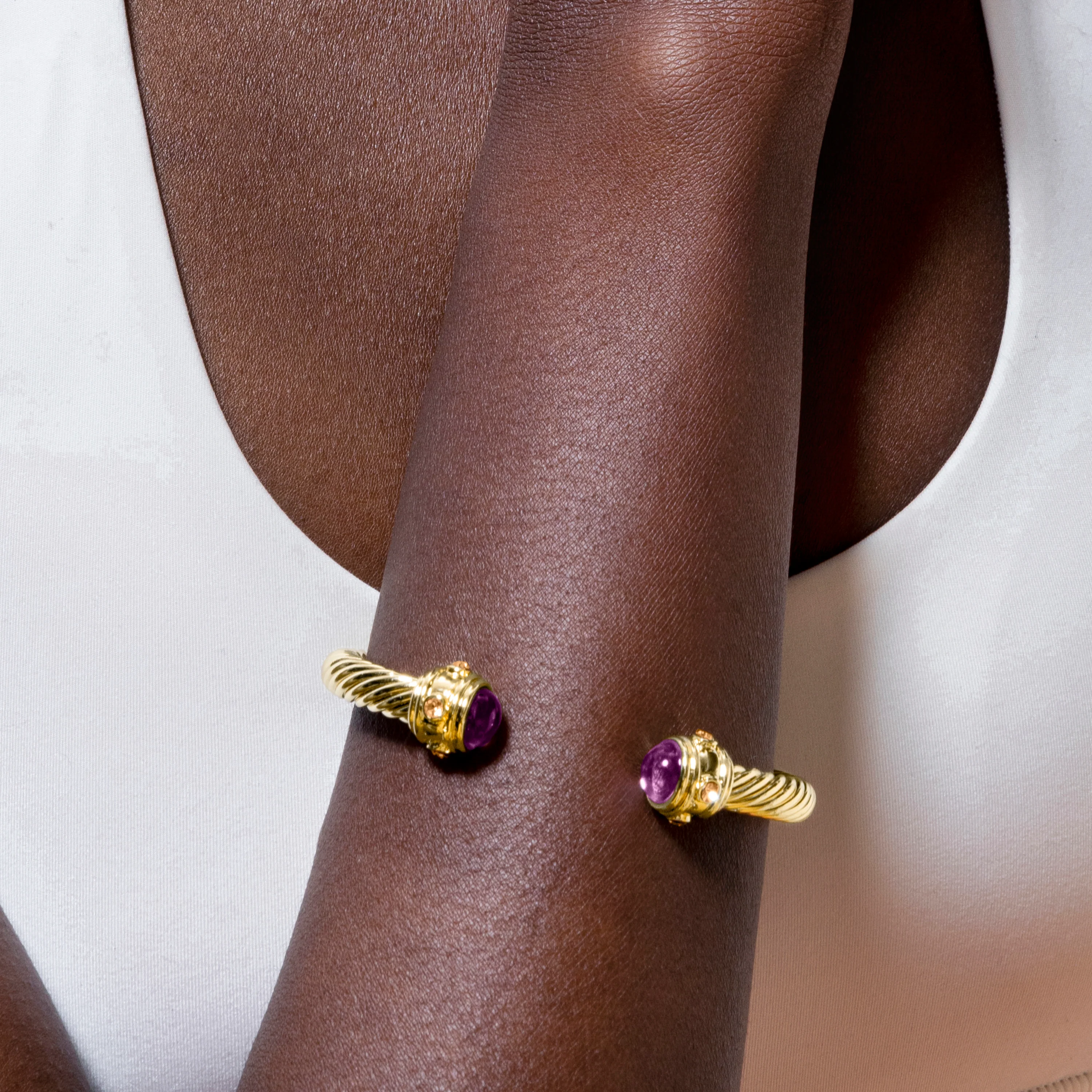 Brazalete de Cristal Morado acabado en oro amarillo 18K - Danio - Image 4