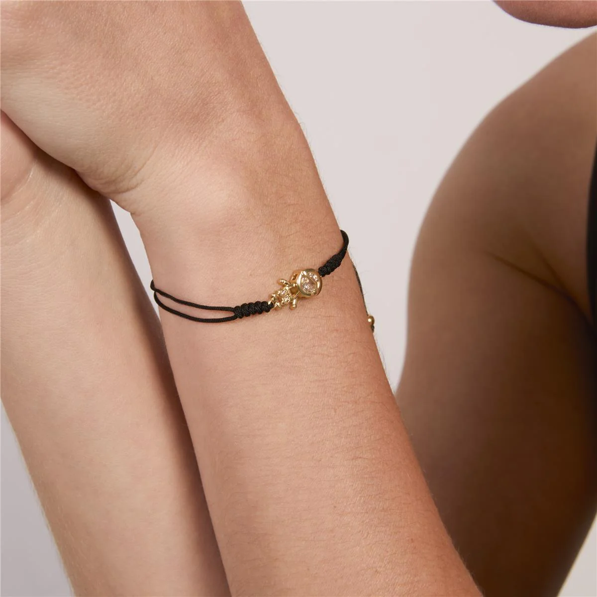 Pulsera de Circonita Brillante acabado en oro amarillo de 18k - Boy - Image 6
