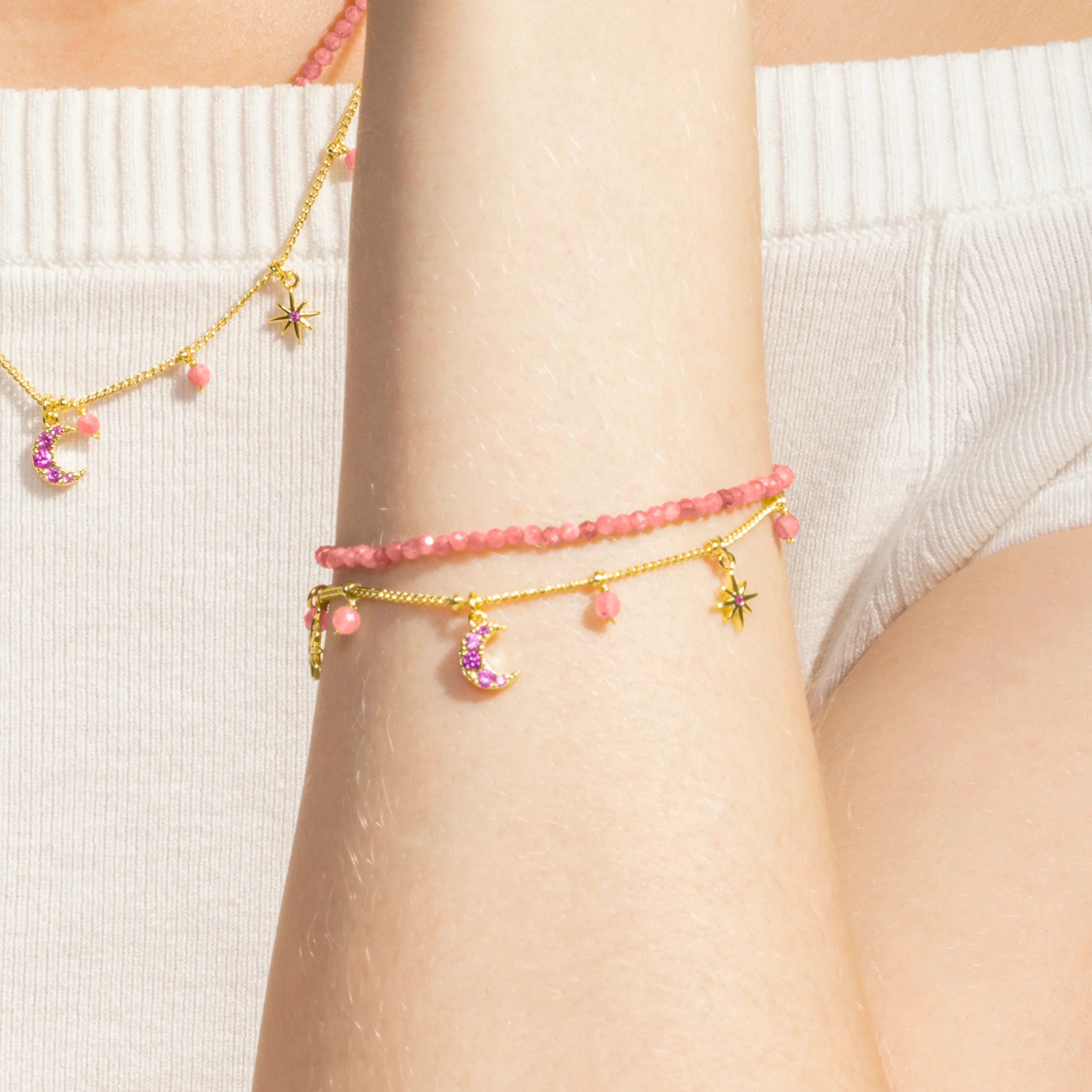 Pulsera con Cristal Rosa acabado oro 18k - Ethal - Image 4