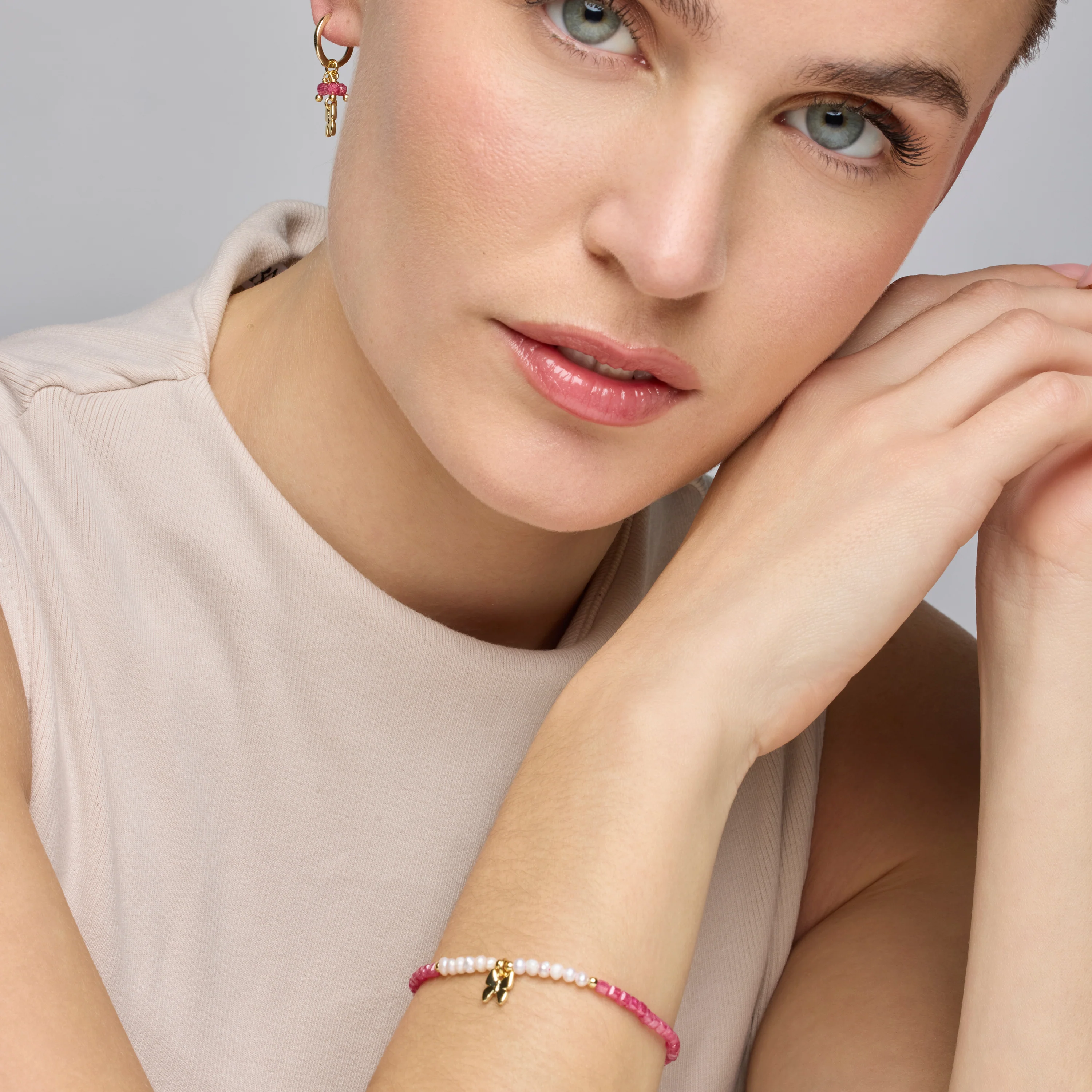 Pulsera de Plata de Ley 925 y Perla Blanca acabado oro amarillo de 18k - Gama - Image 2