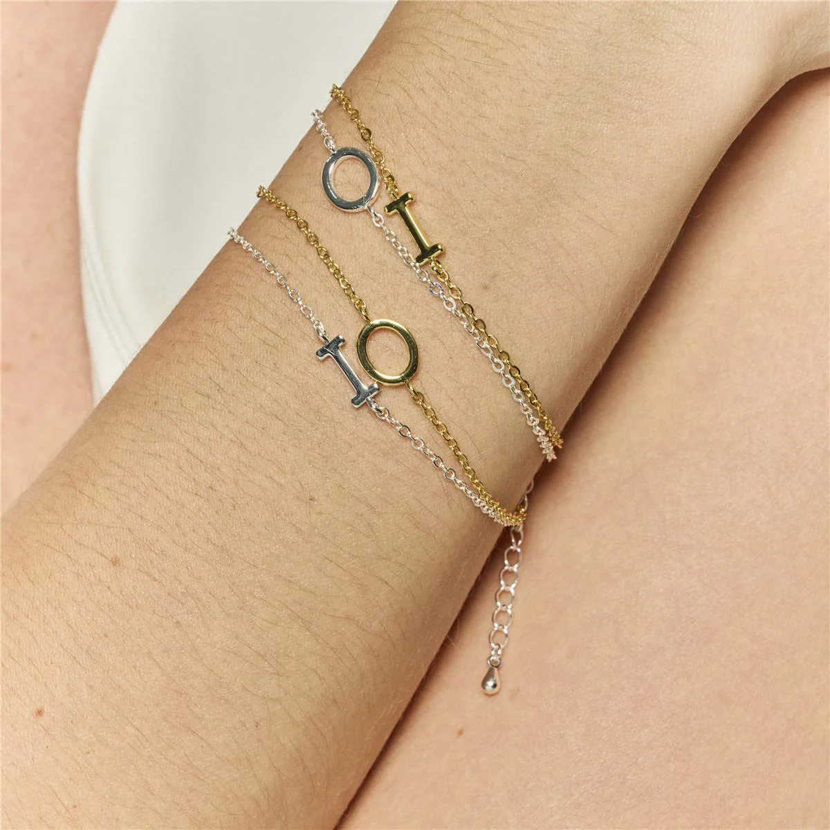 Pulsera Alphabet acabado oro 18k - I AMARILLO - Image 3