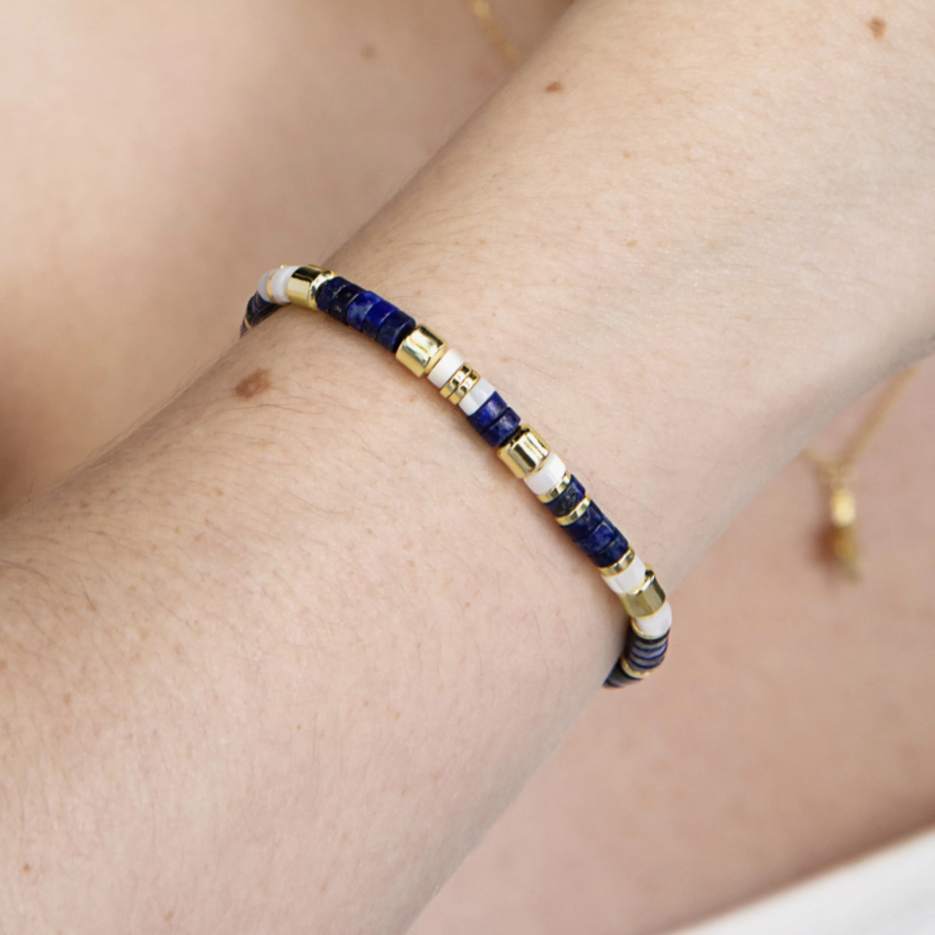 Pulsera de Plata de Ley 925 con Lapislazuli Natural acabada en oro amarillo 18K - Ihun - Image 4