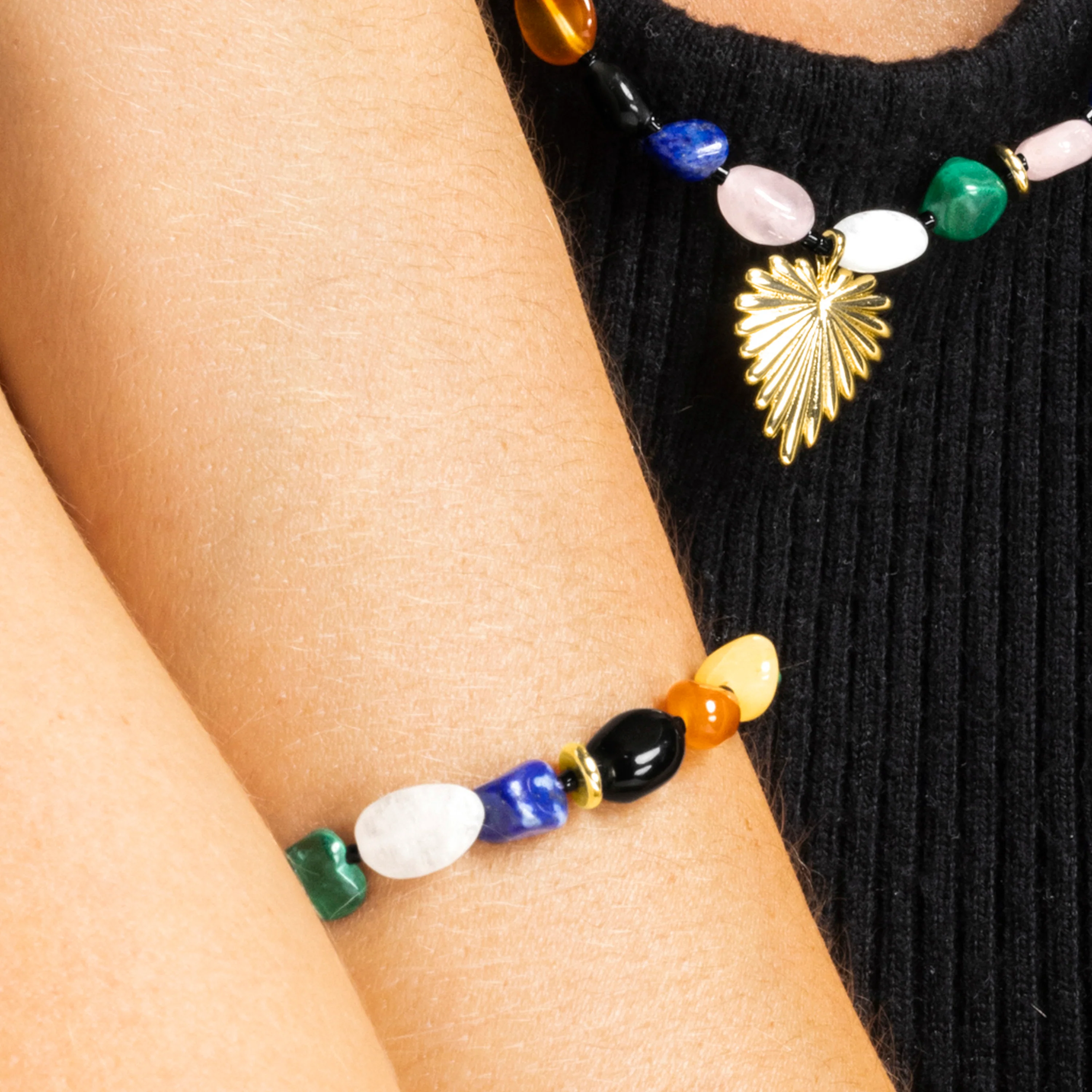 Pulsera con Multicolor Piedra Natural acabado oro 18k - Ilisen - Image 4
