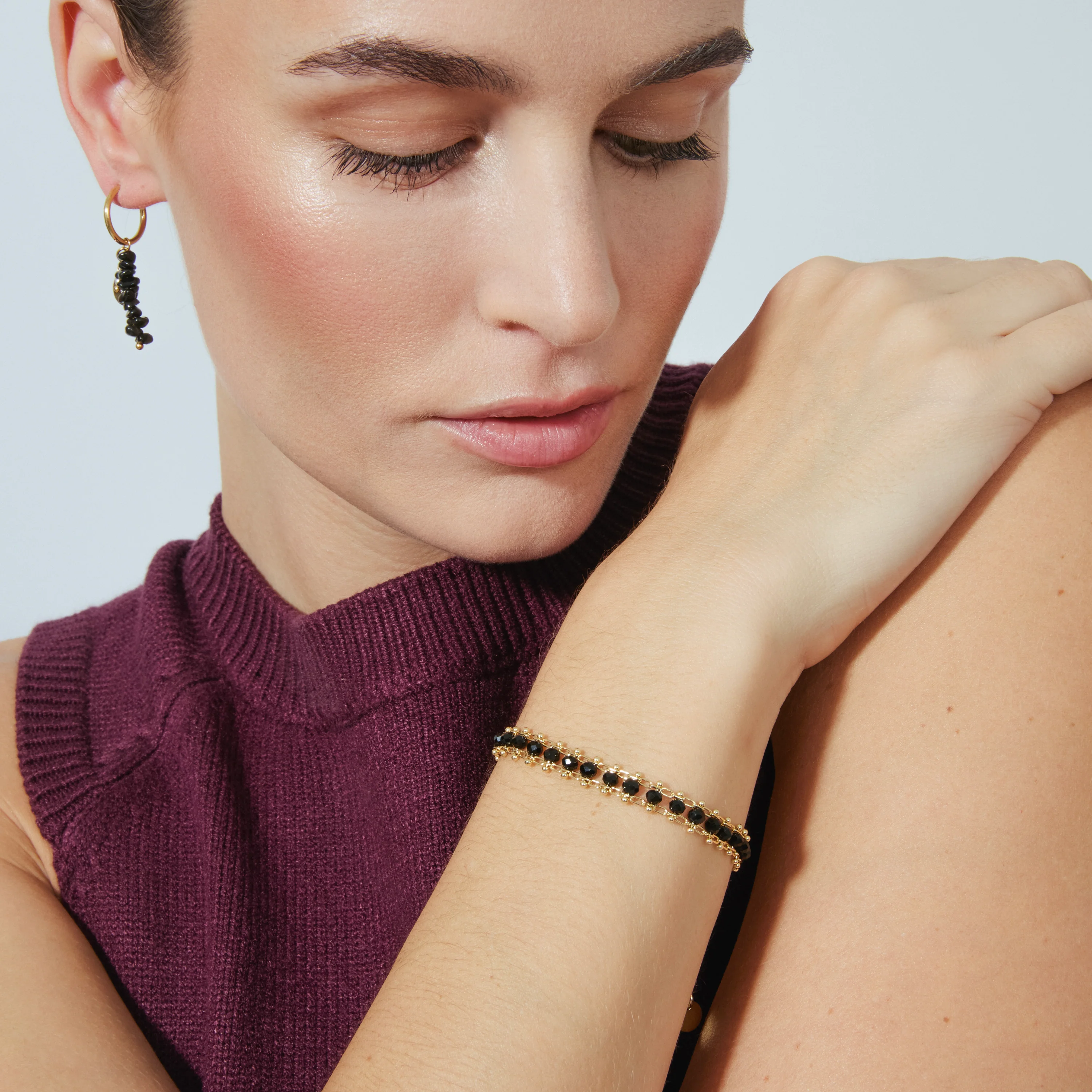 Pulsera de Plata de Ley 925 con Cristal Negro acabada en oro amarillo 18K - Lailai - Image 2