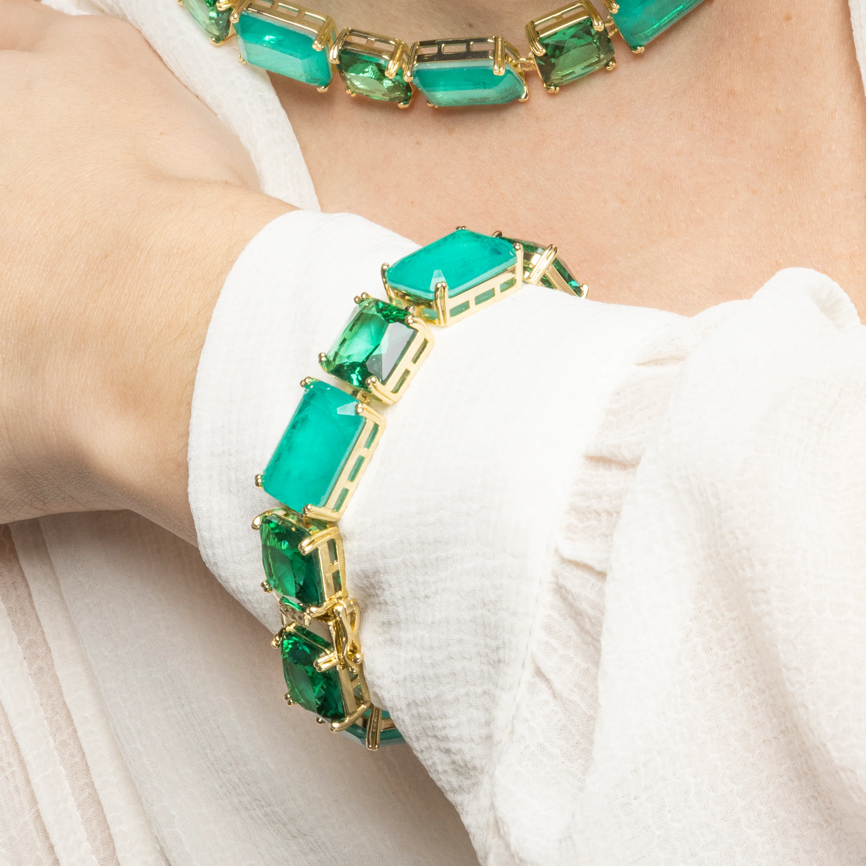 Pulsera de Plata de Ley 925 y Cuarzo Hidrotermal Verde Paraiba acabado oro amarillo de 18k - Lindrak - Image 4