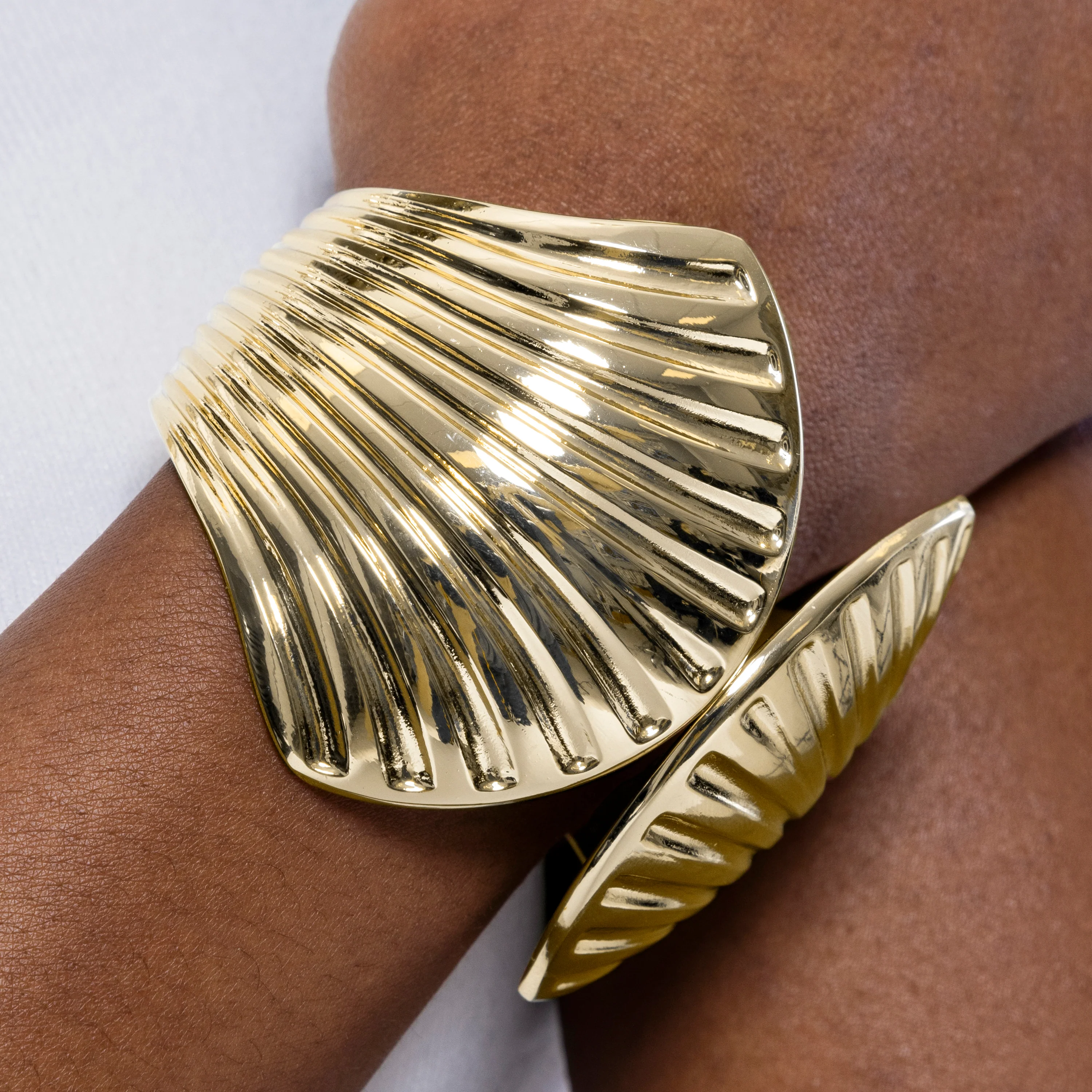 Pulsera acabada en oro amarillo 18K - Waryo - Image 3