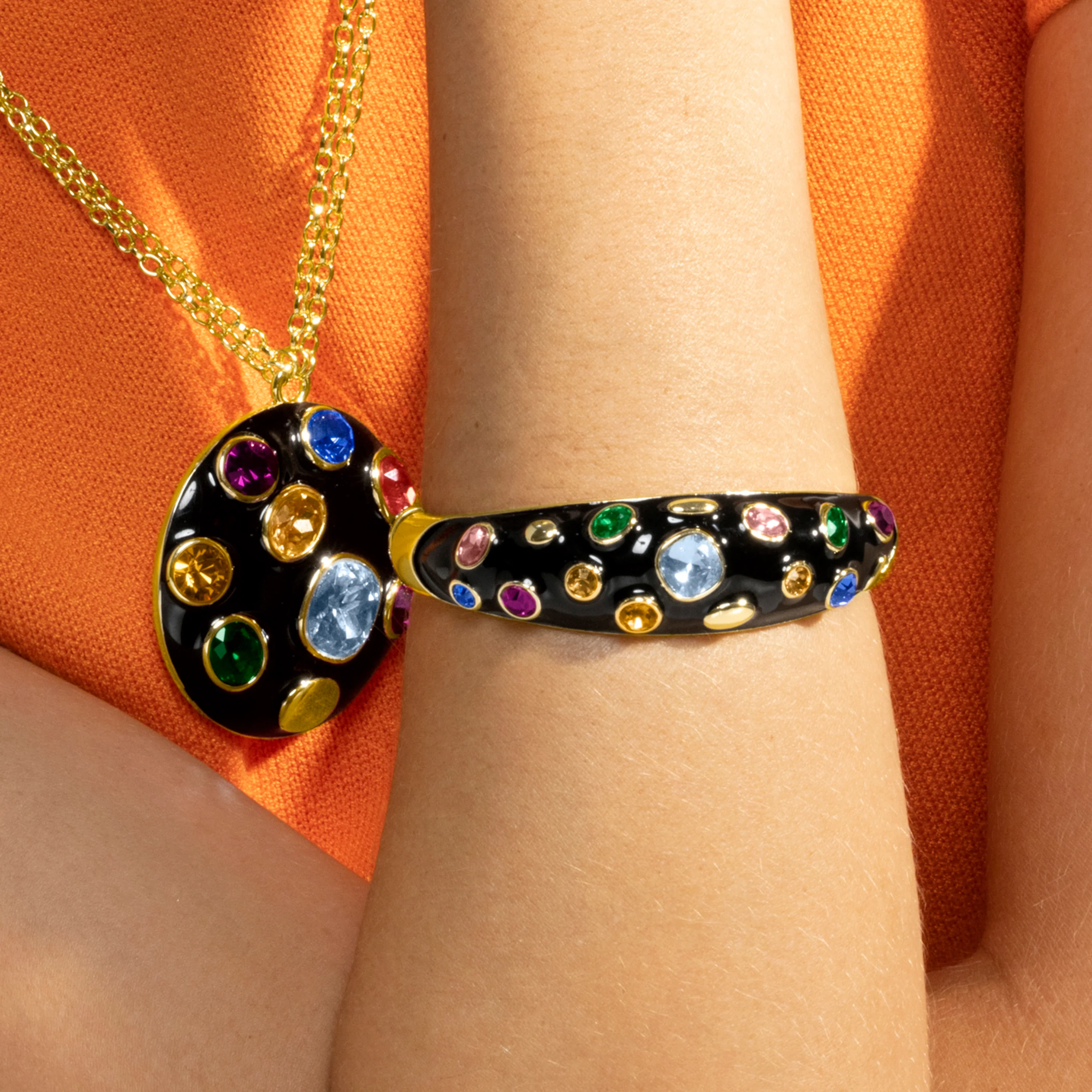 Pulsera con Lacado Negro acabado oro 18k - Yever - Image 3