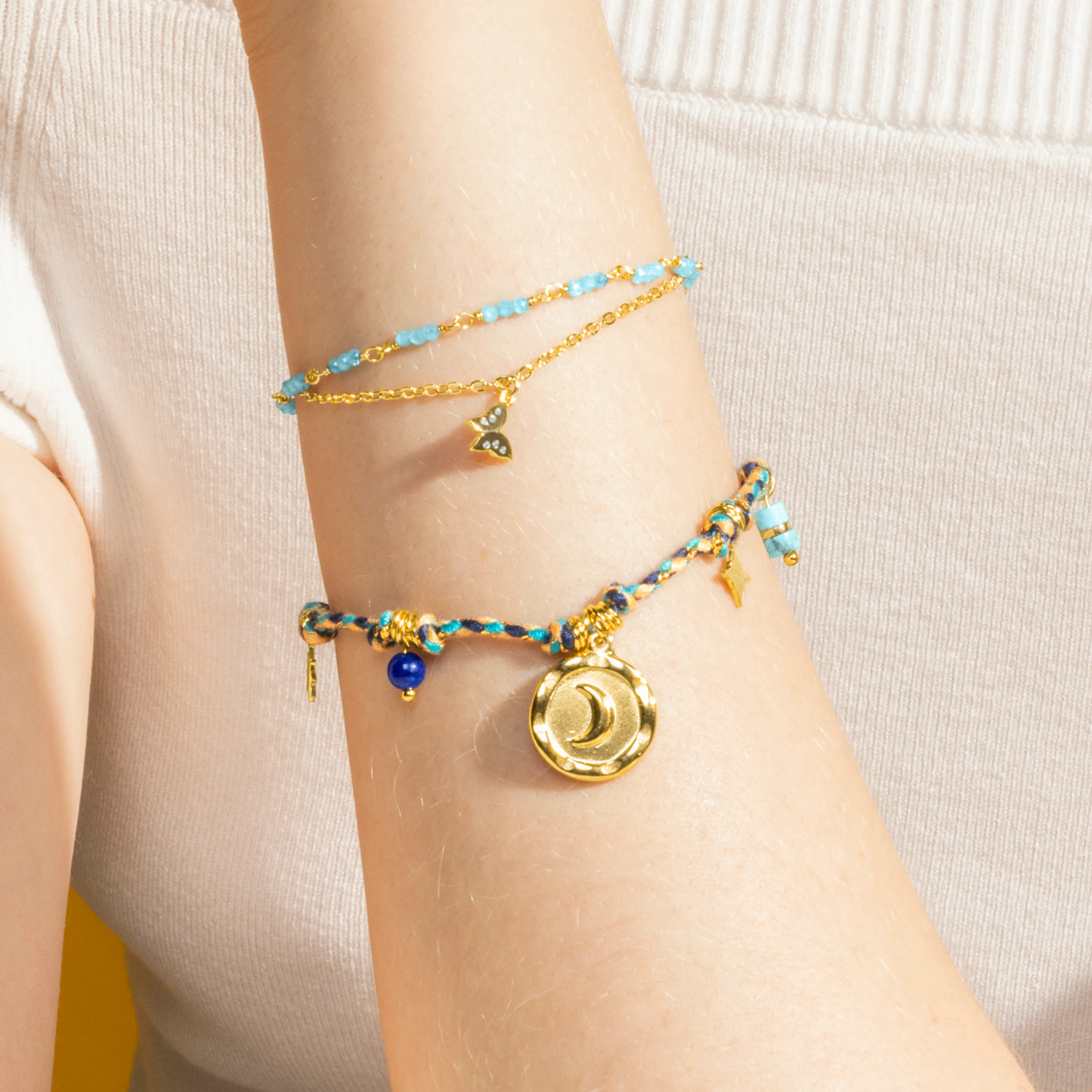 Pulsera con Cristal Azul acabado oro 18k - Zinli - Image 4