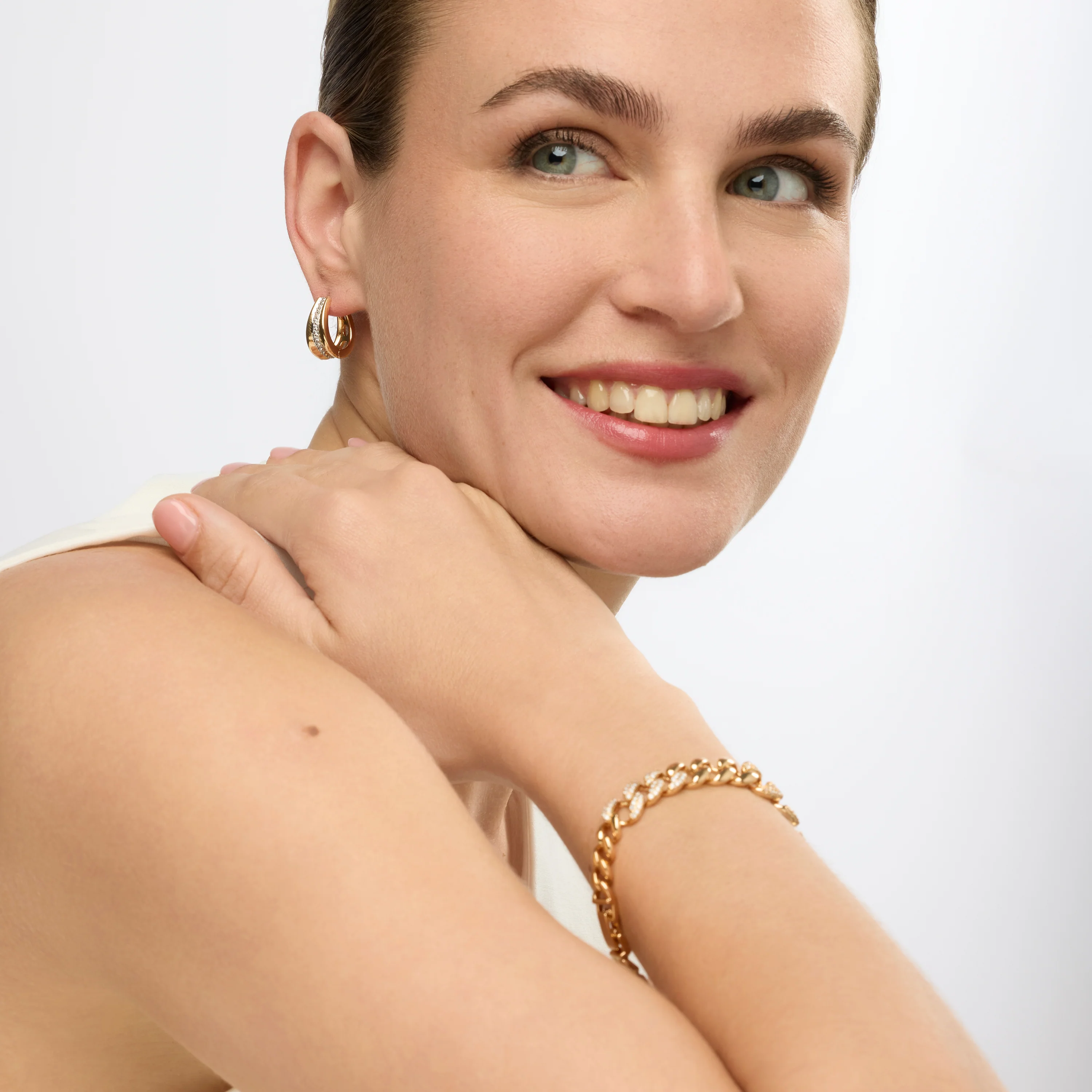 Pulsera acabado oro amarillo de 18k y Circonita Brillante - Silda - Image 2