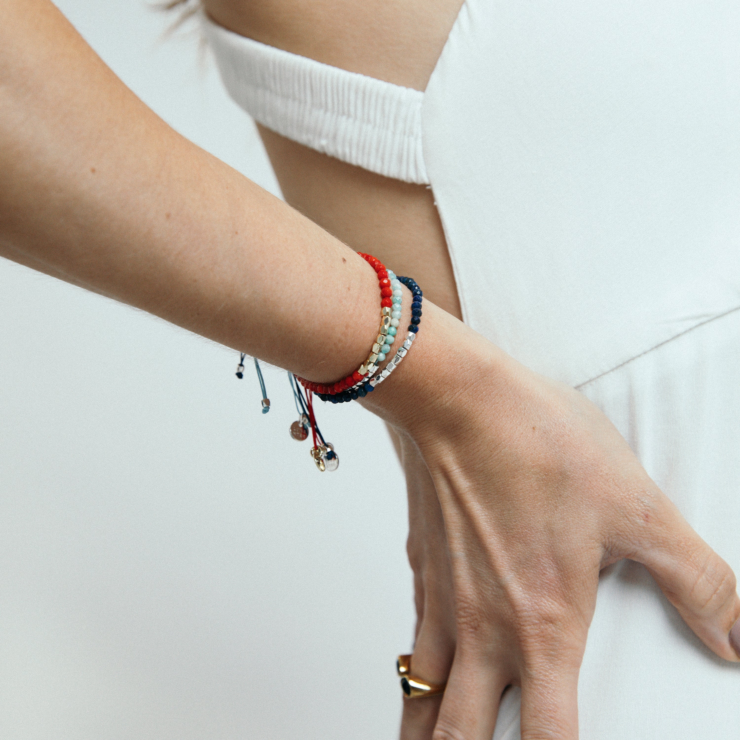 Pulsera acabado oro amarillo de 18k y Coral - Likah - Image 3
